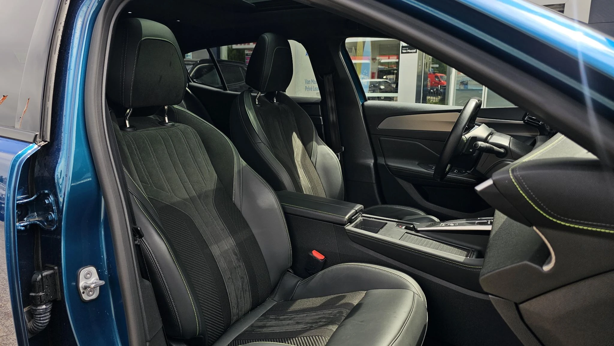 Peugeot-408-image-11