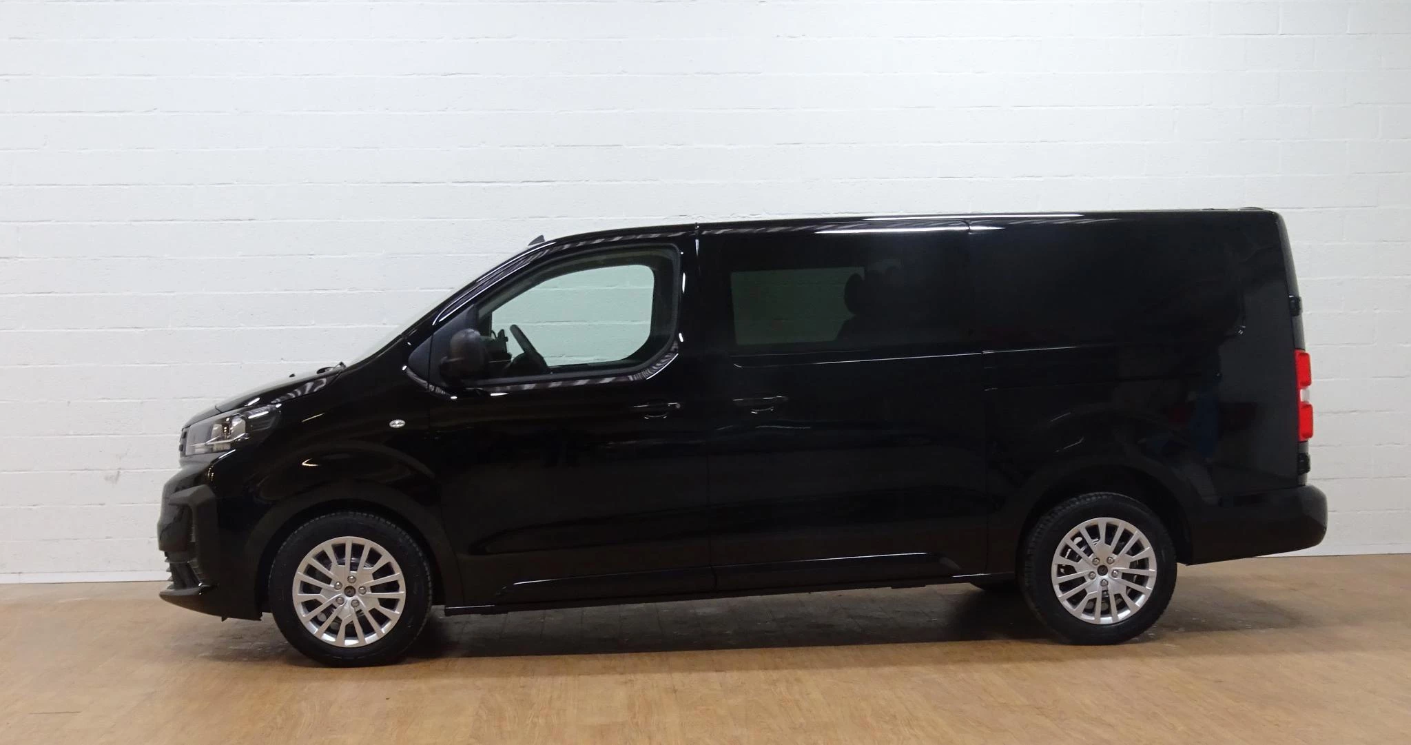 Peugeot-Expert-image-1