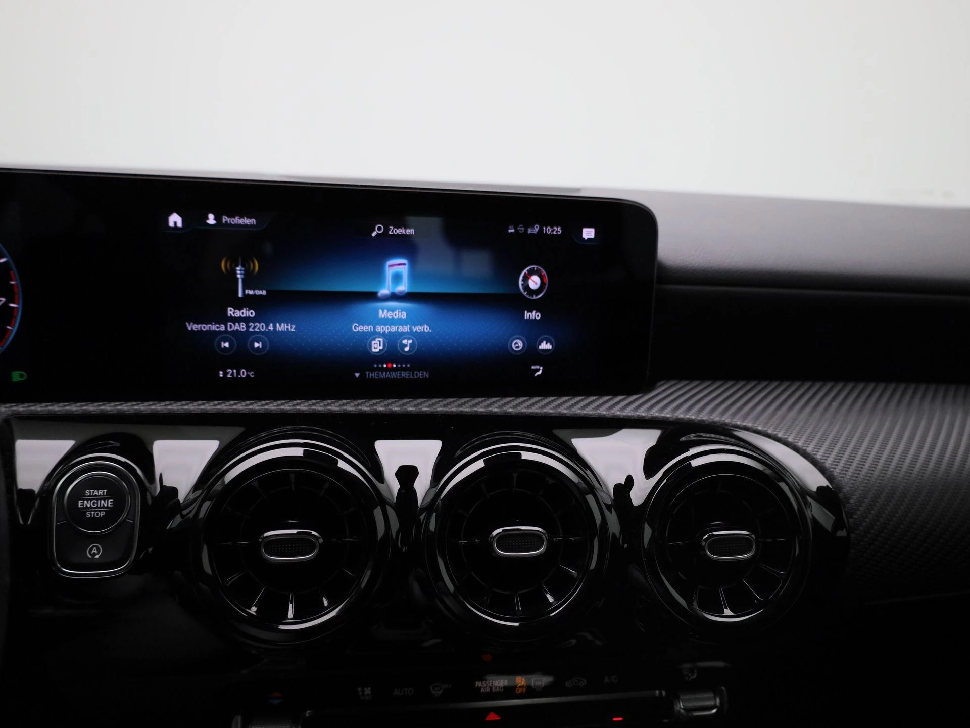 Mercedes-Benz-A-Klasse-image-15