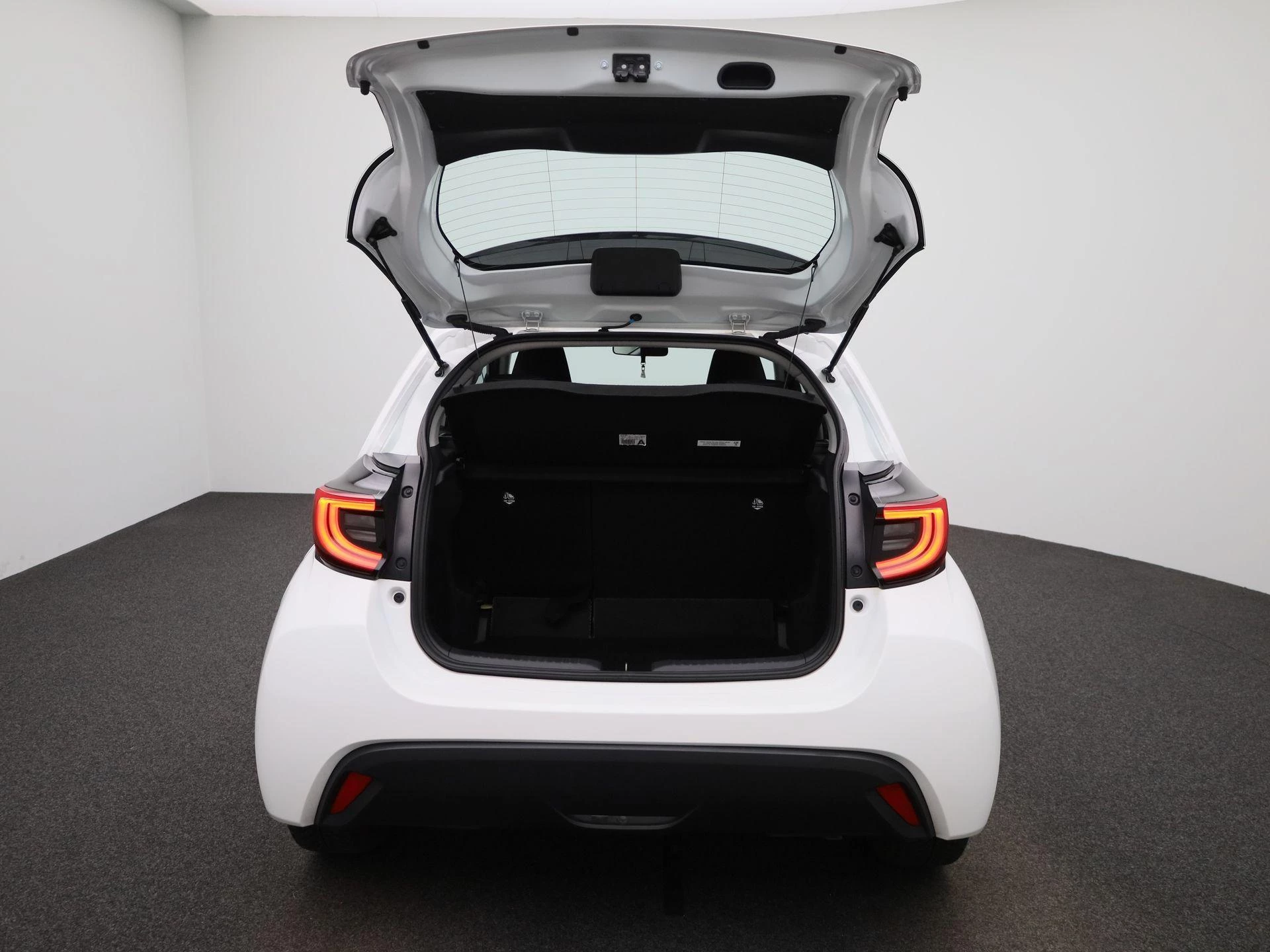 Toyota-Yaris-image-10