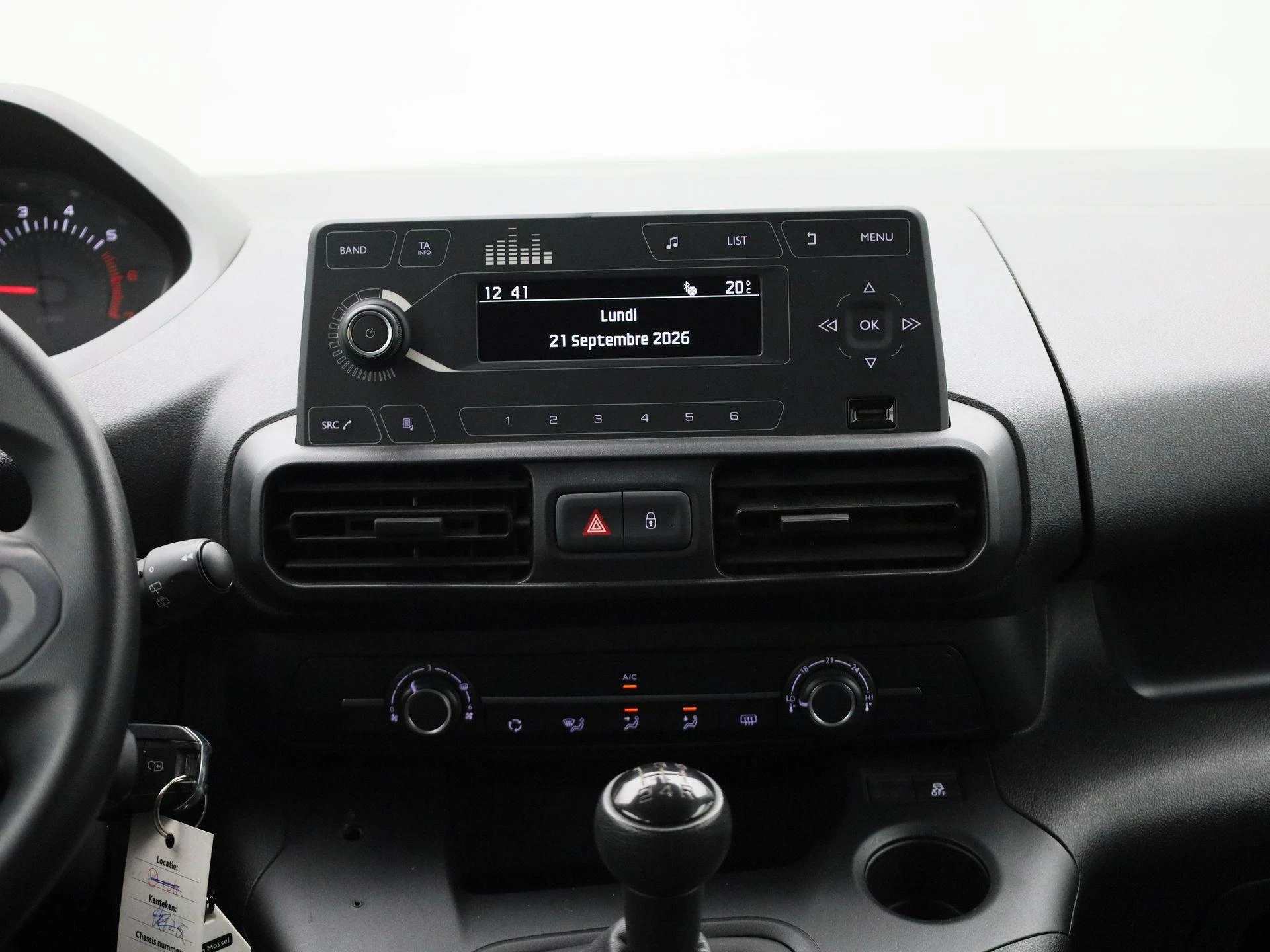 Peugeot-Partner-image-8