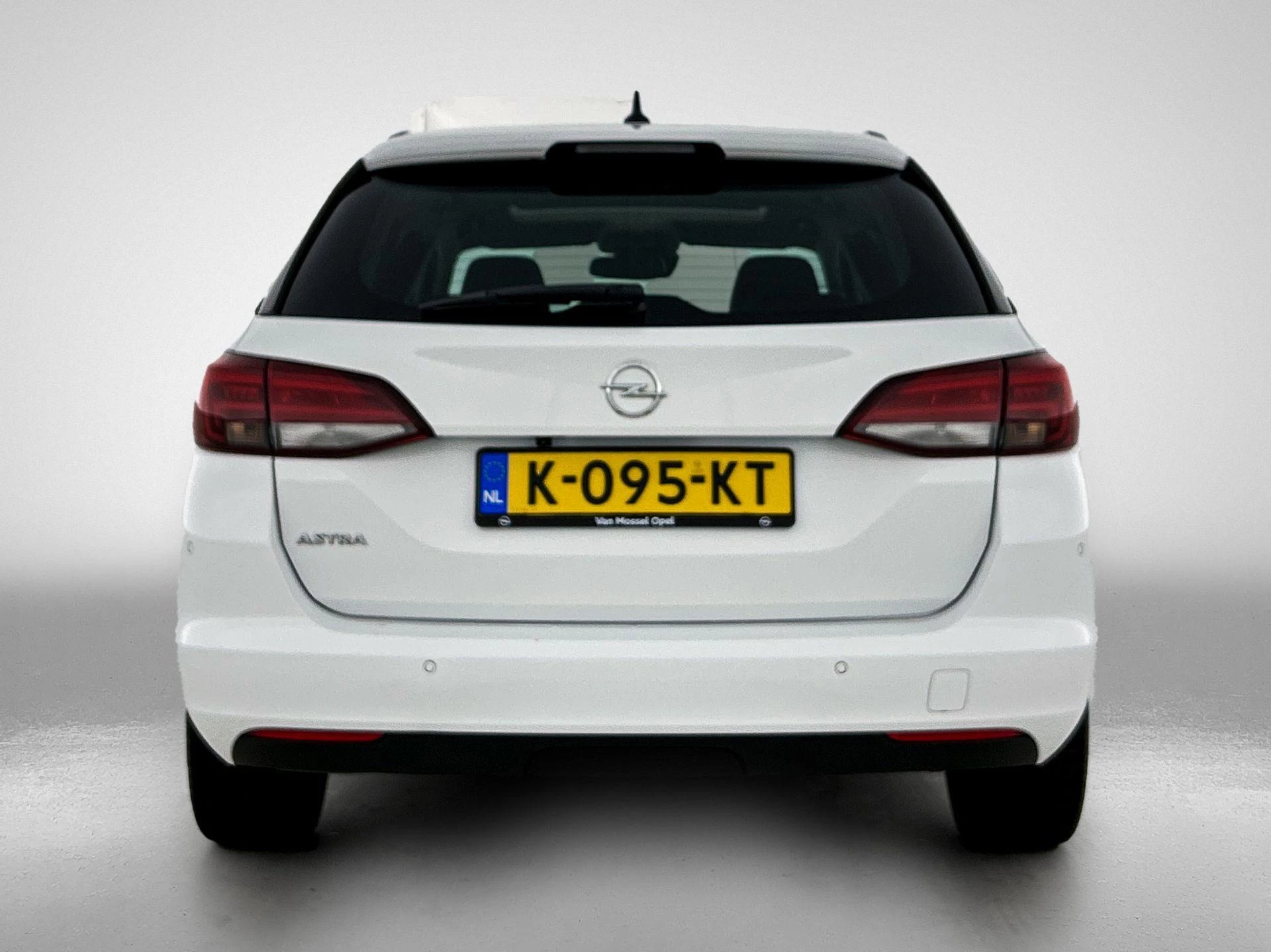Opel-Astra-image-3