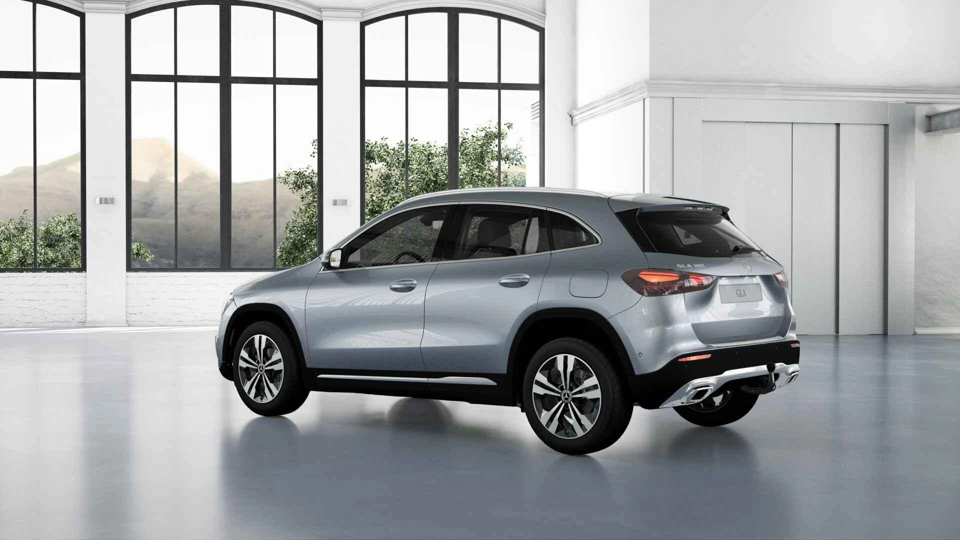 Mercedes-Benz-GLA-image-2