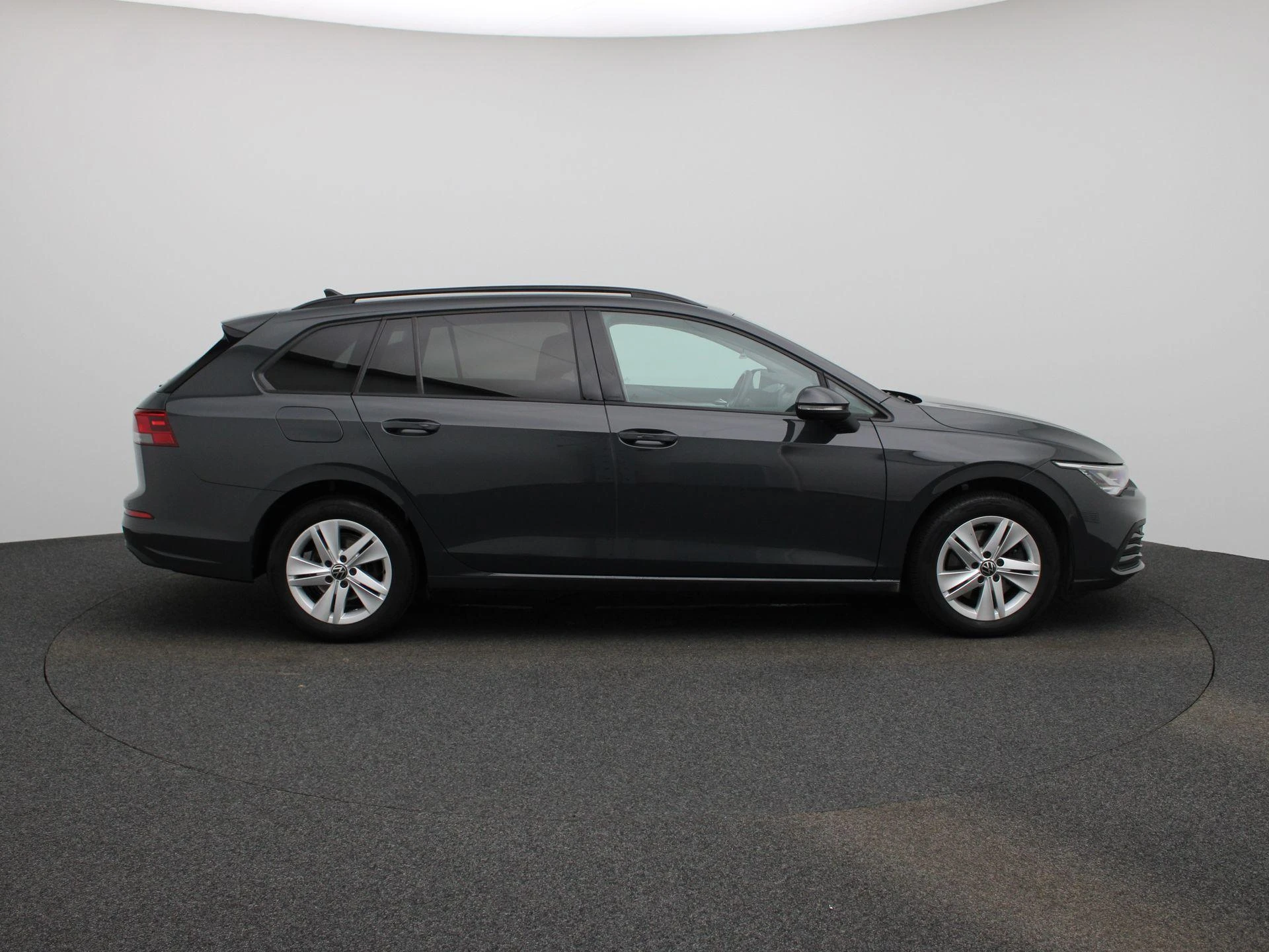 Volkswagen-Golf-image-5