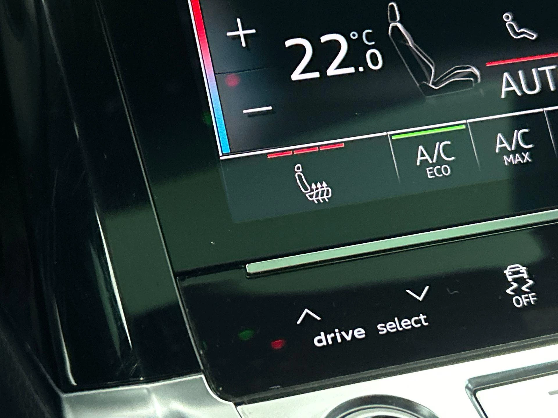 Audi-Q8 e-tron-image-11