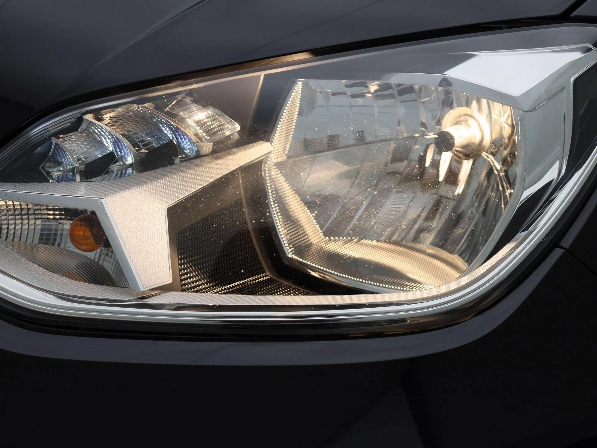 Volkswagen-up!-image-12
