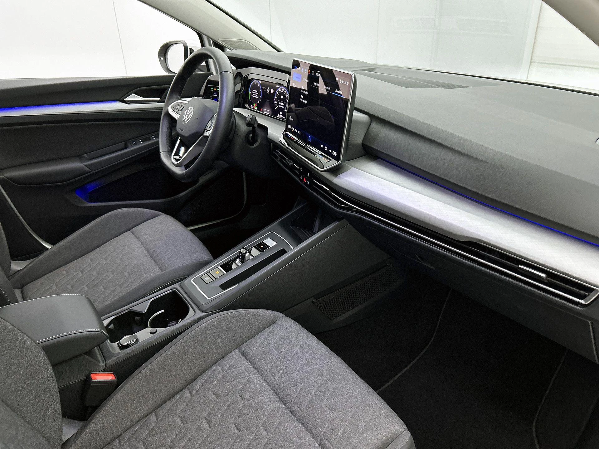 Volkswagen-Golf-image-19