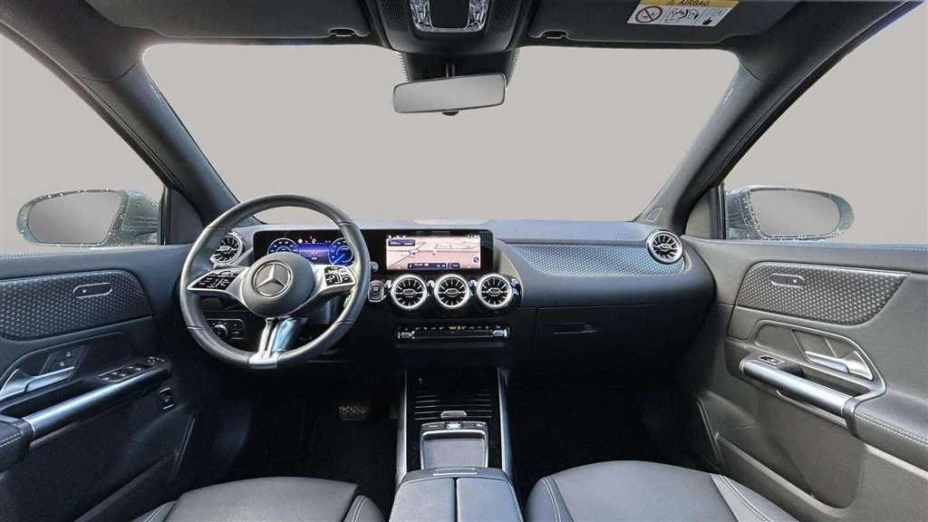 Mercedes-Benz-EQA-image-12