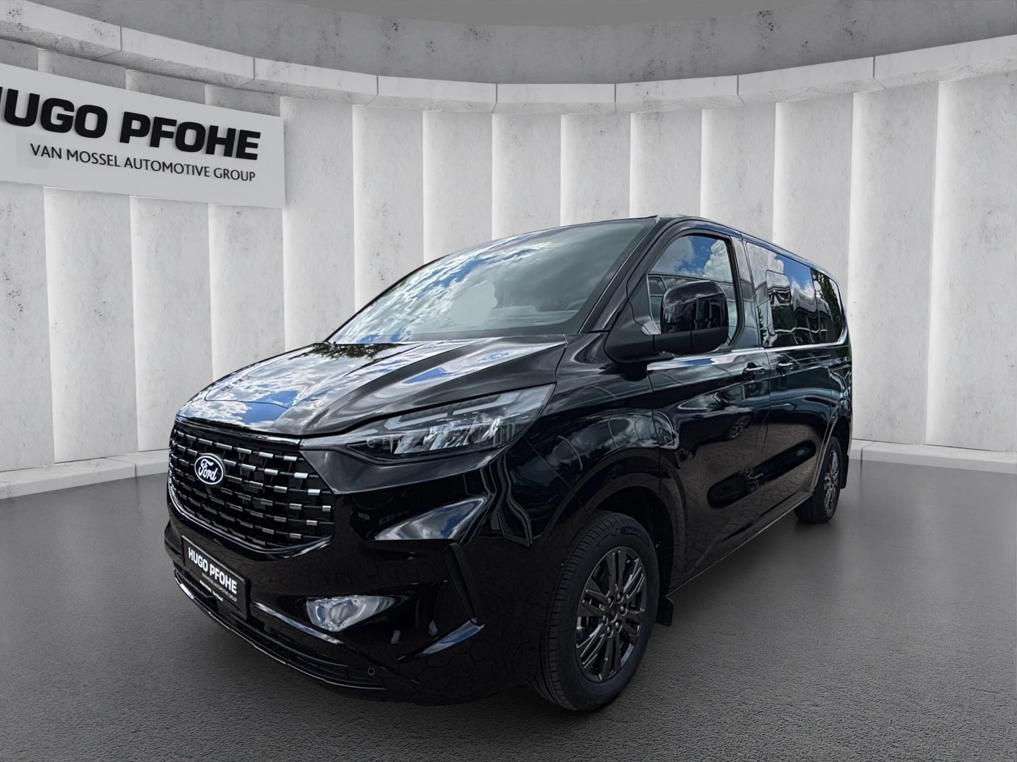 Ford-Tourneo Custom-image-0