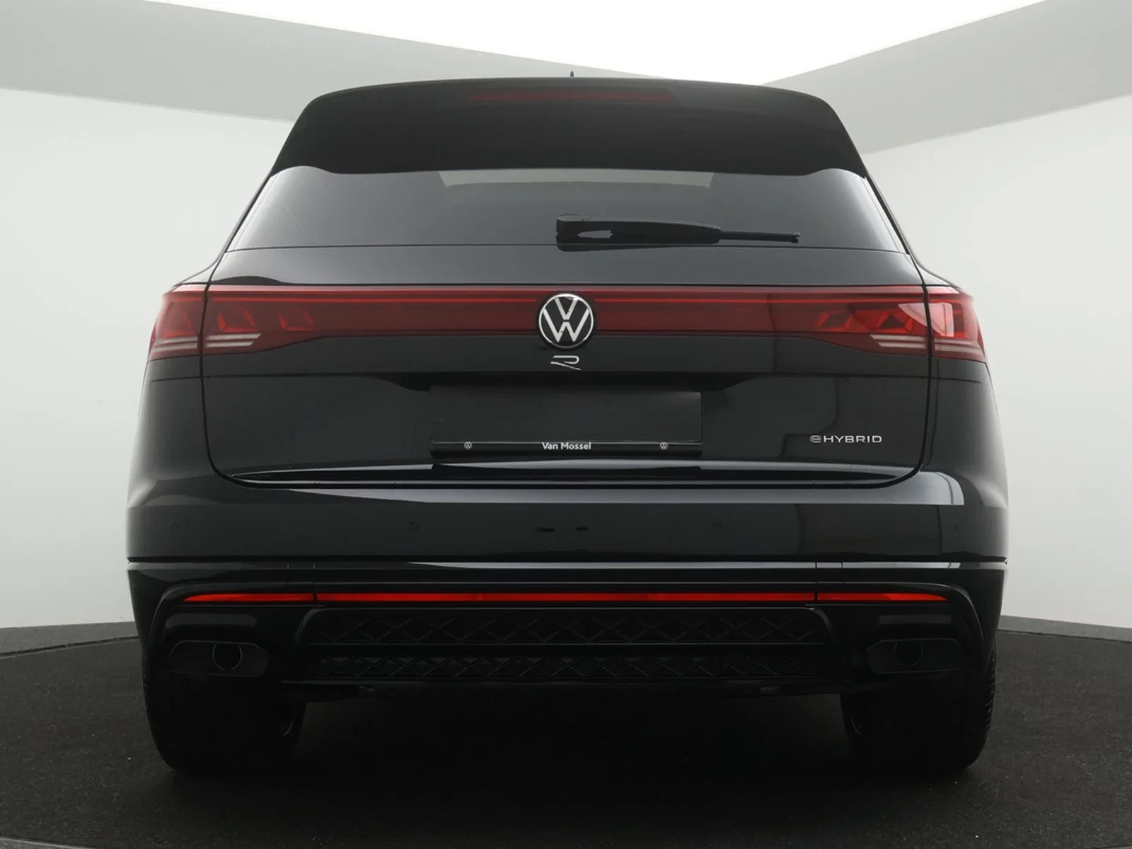 Volkswagen-Touareg-image-3