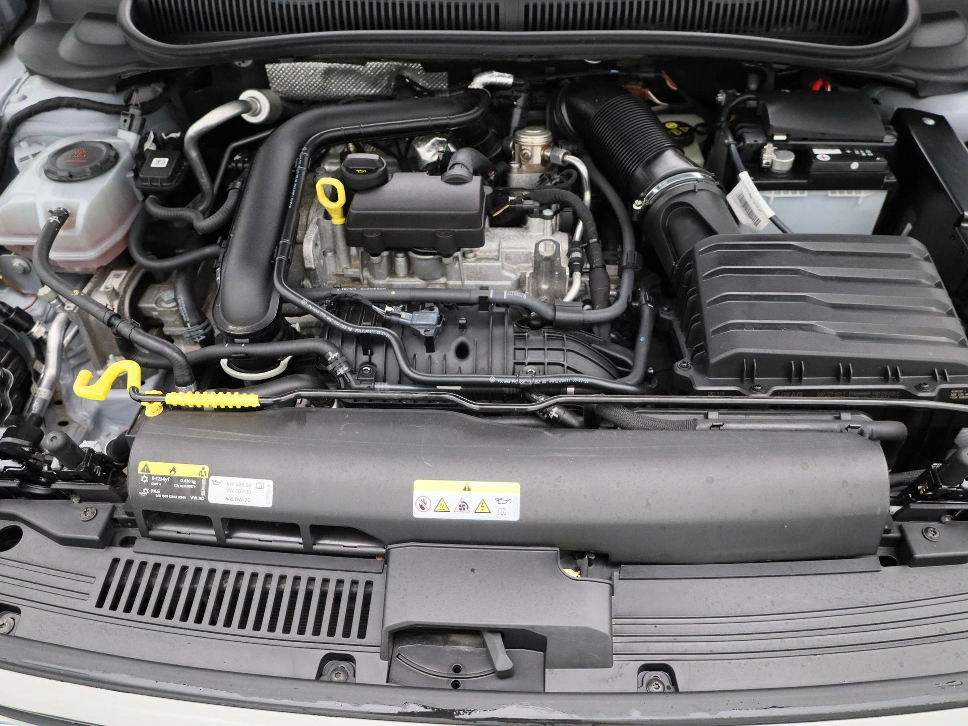Volkswagen-Polo-image-27