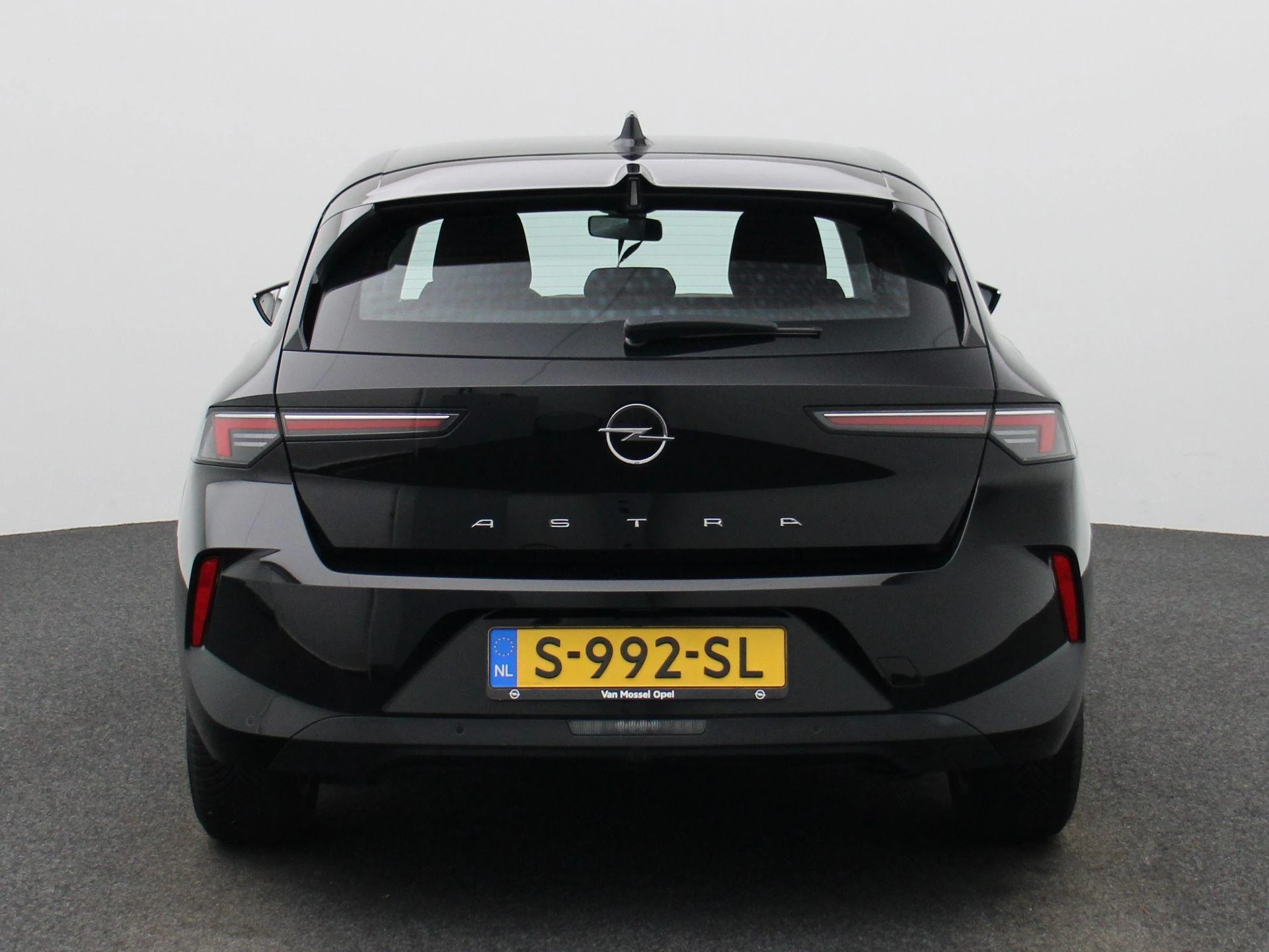 Opel-Astra-image-4