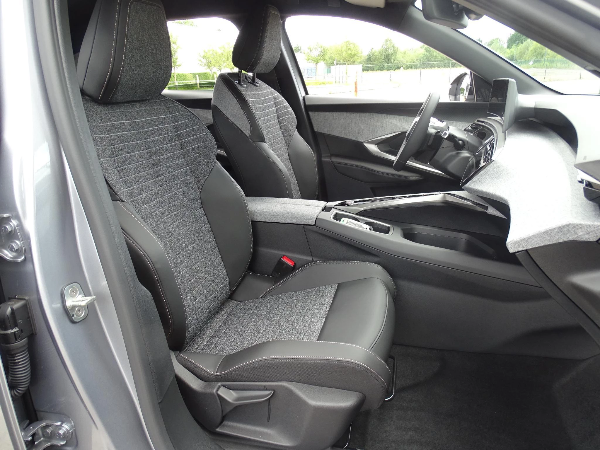 Peugeot 3008 1.2 HYBRID 136 e-DSC6 Allure Pack
