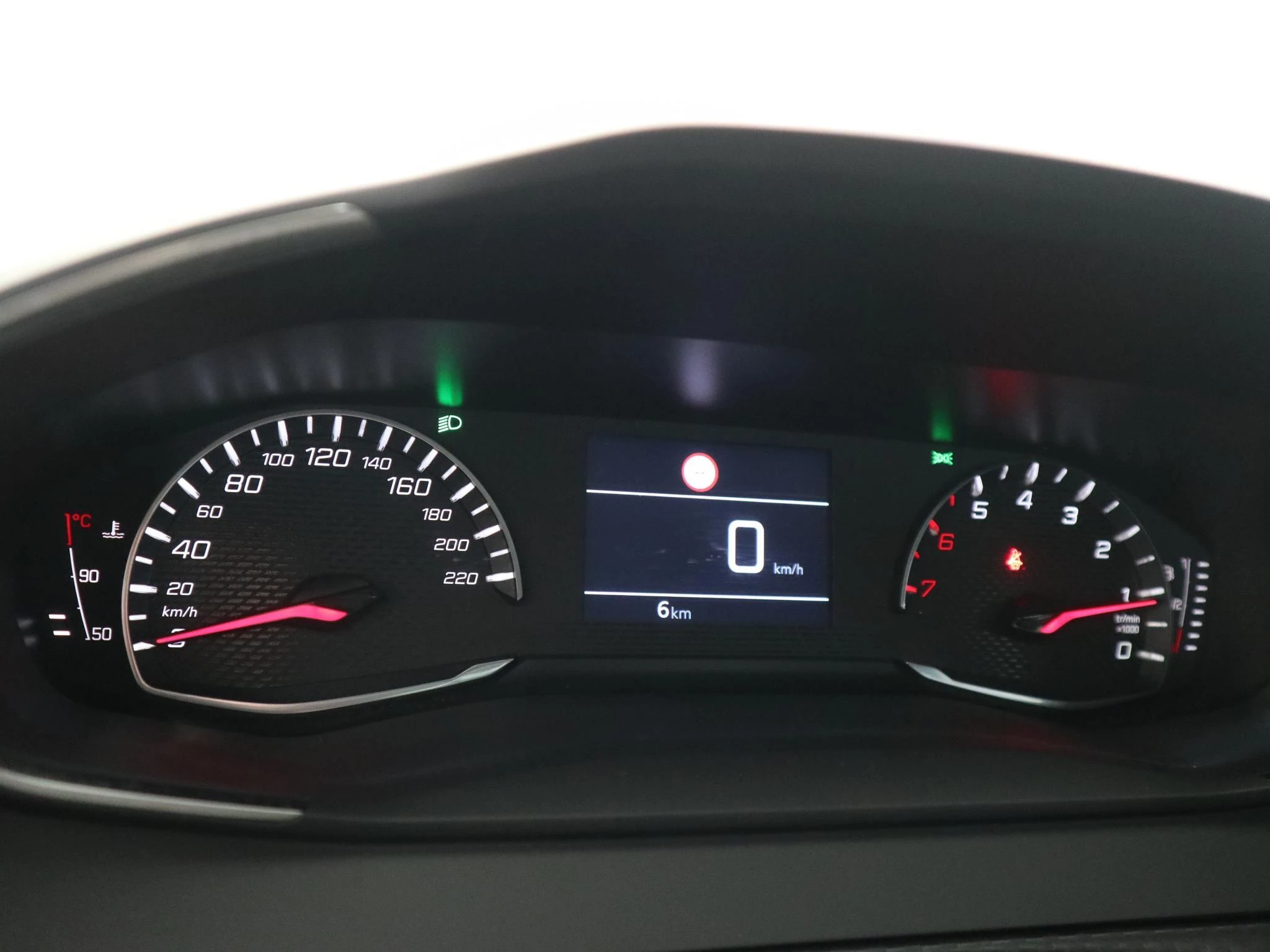 Peugeot-2008-image-8