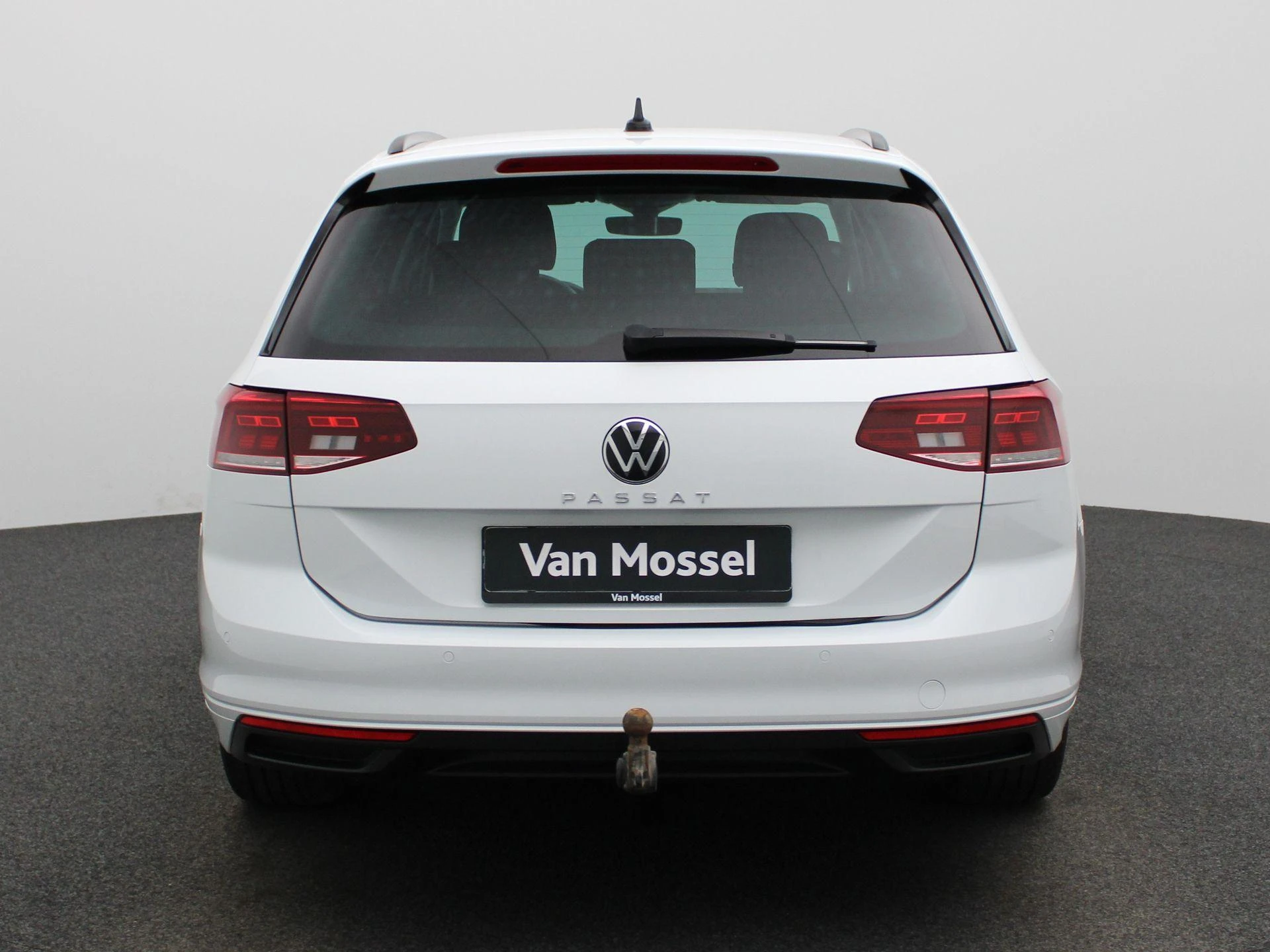 Volkswagen-Passat-image-4