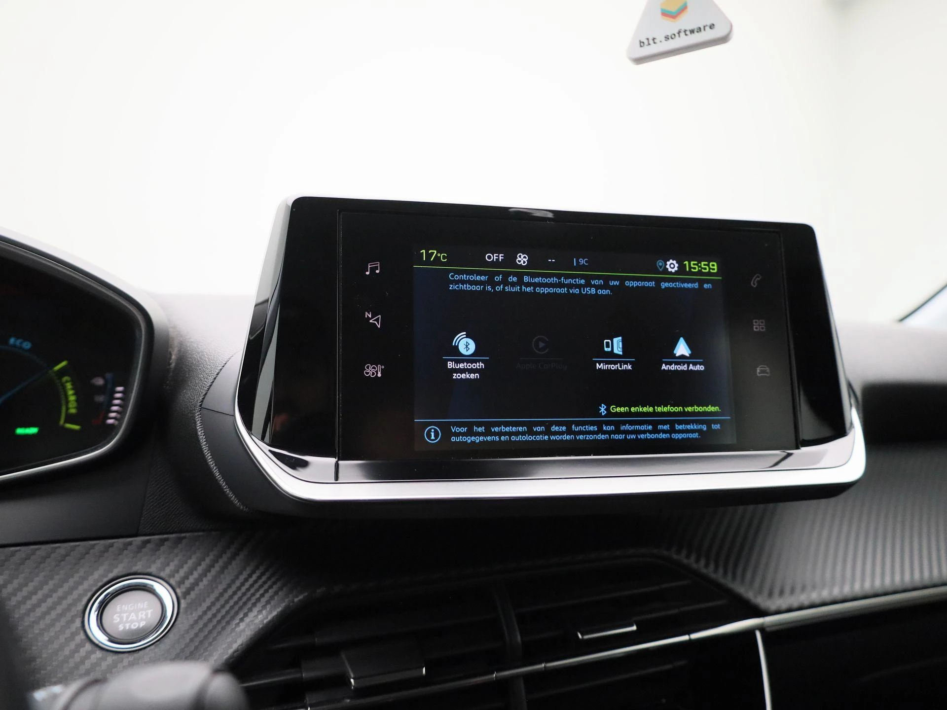 Peugeot-e-208-image-24