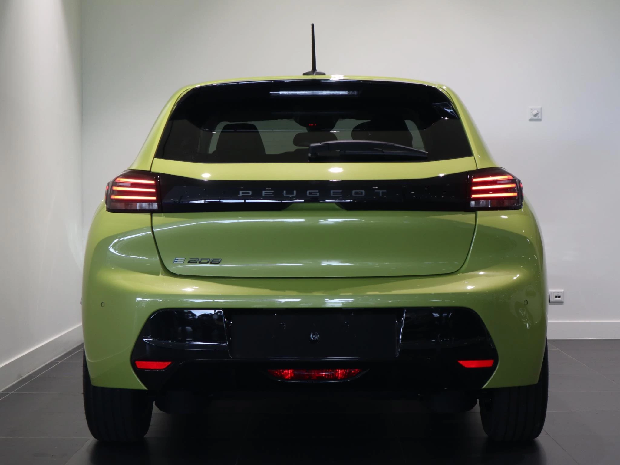 Peugeot-e-208-image-5