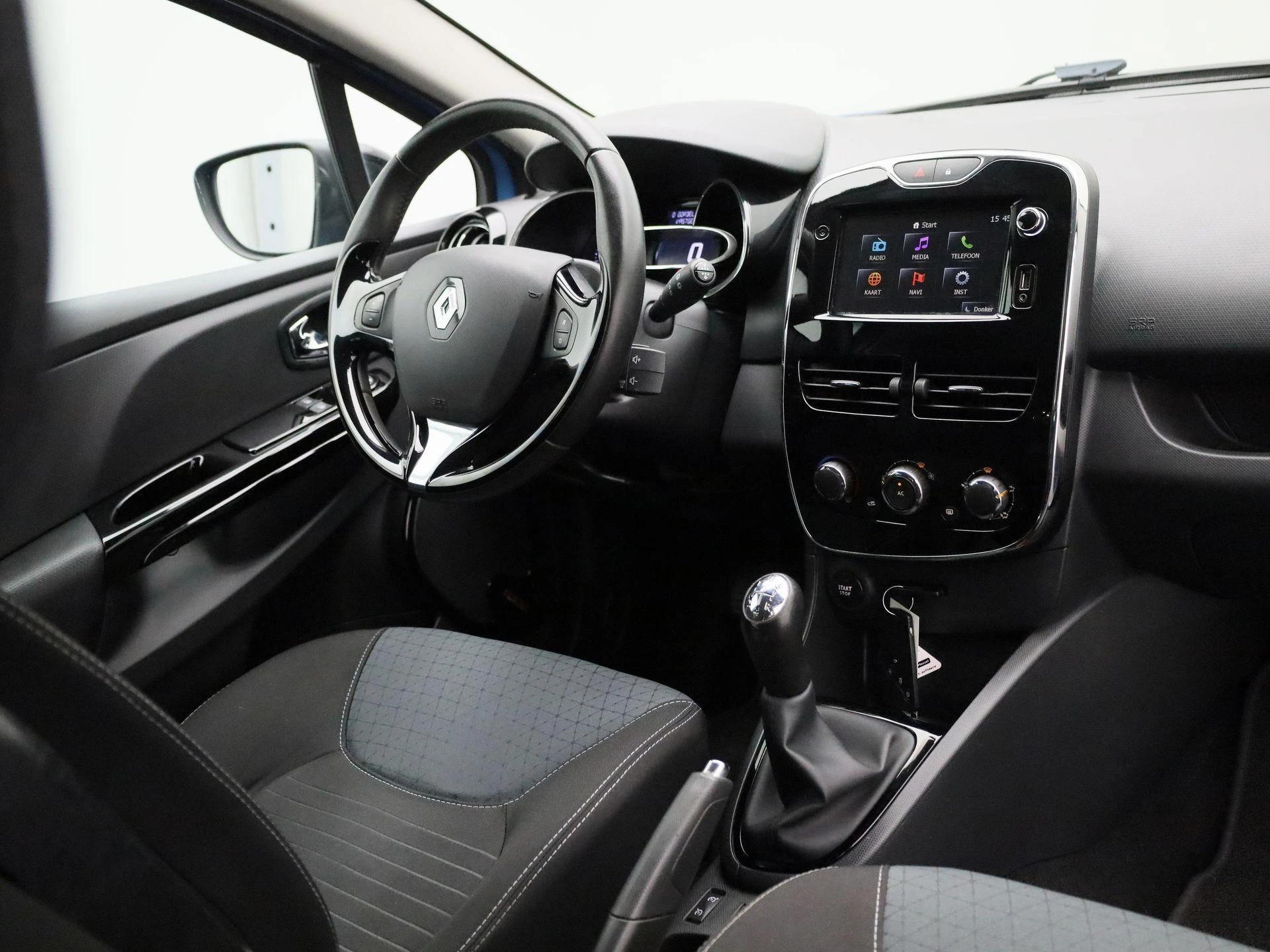 Renault-Clio-image-35