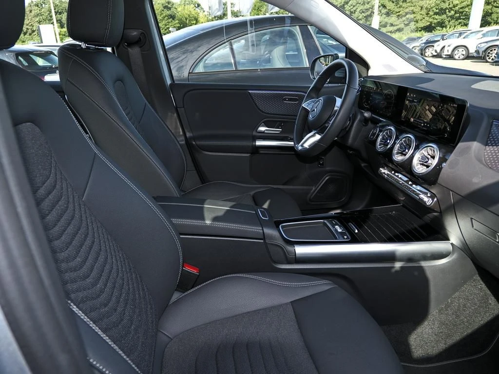 Mercedes-Benz-B-Klasse 200-image-12