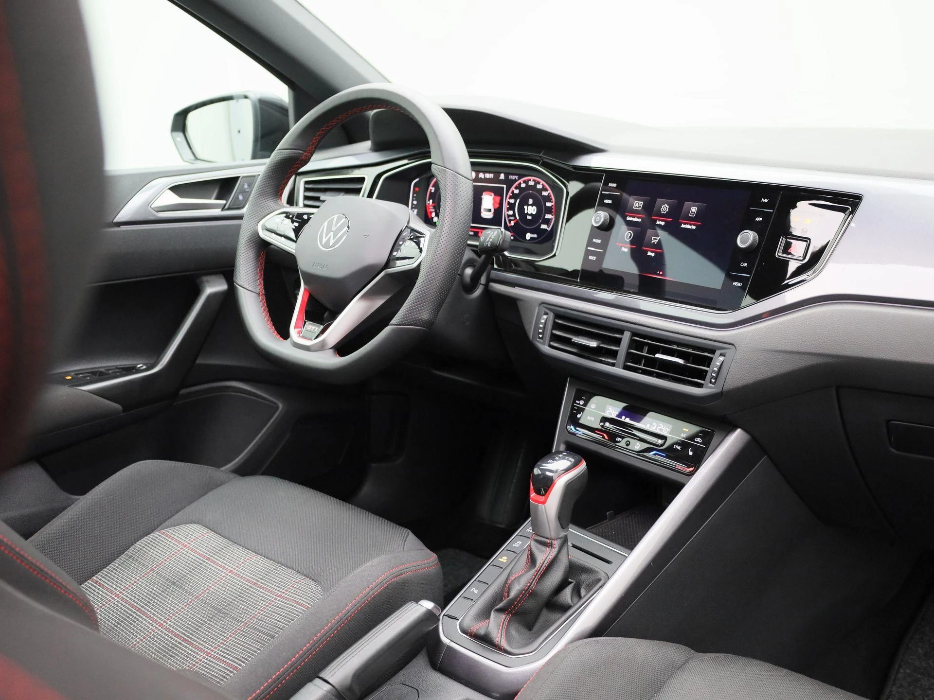 Volkswagen-Polo-image-37