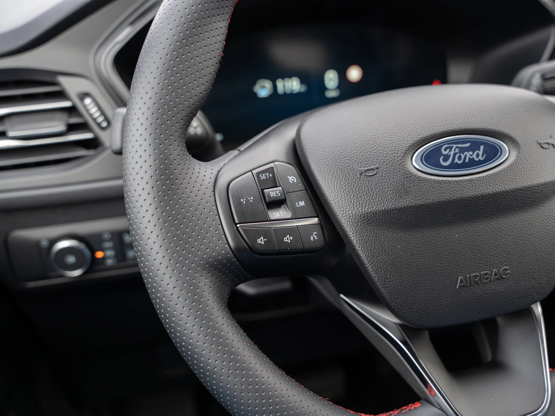 Ford Kuga ST-Line Aut.*KAM*LED-MATRIX*NAVI*GRA*WINTER-PKT.