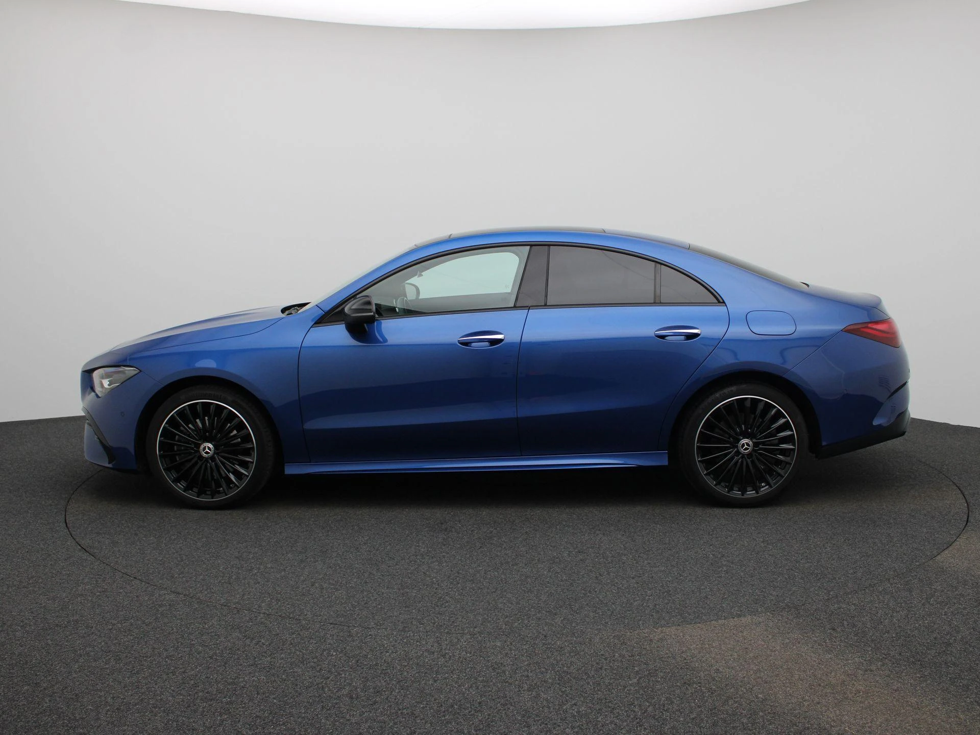 Mercedes-Benz-CLA-image-3