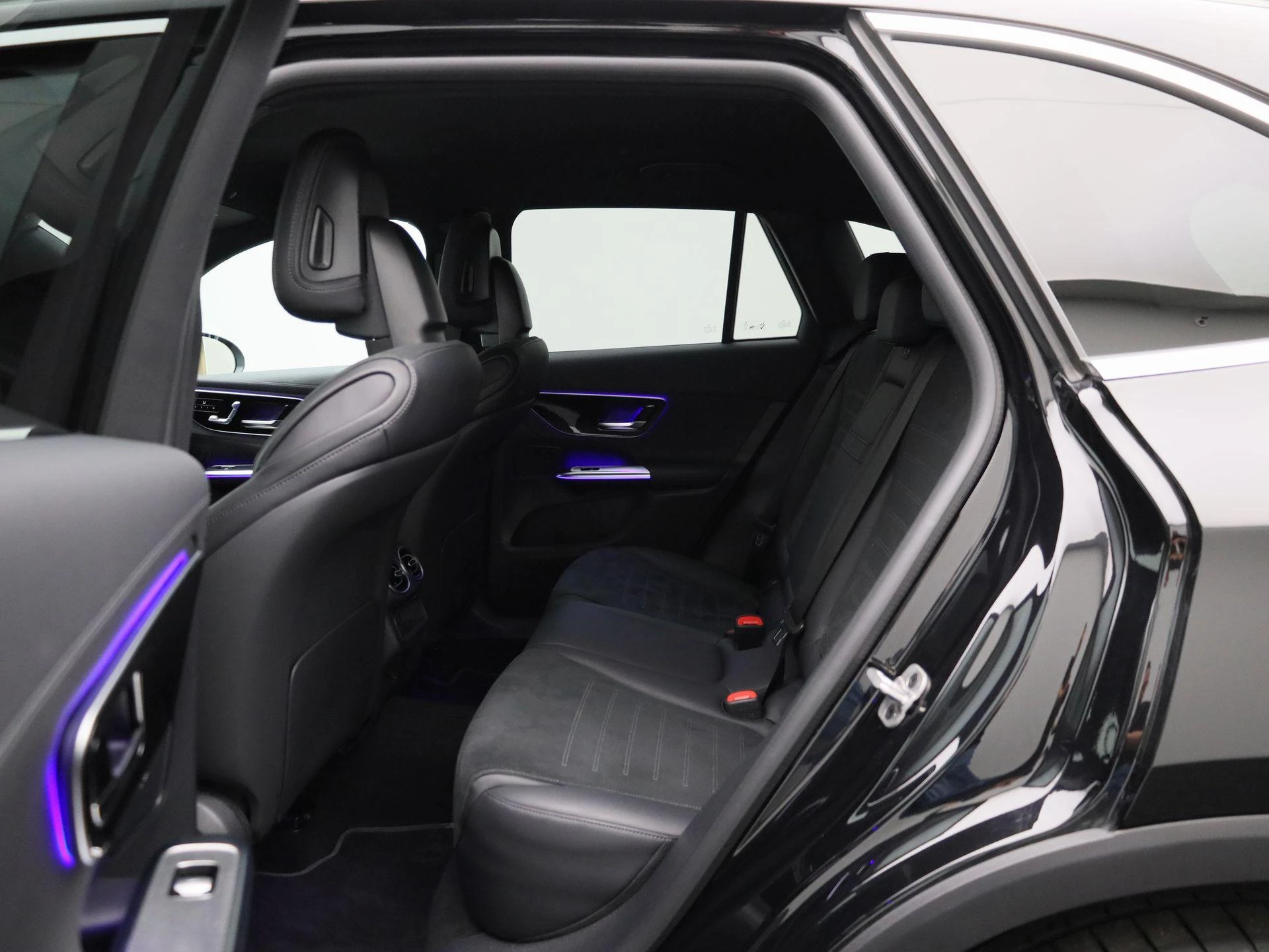 Mercedes-Benz-GLC-image-11