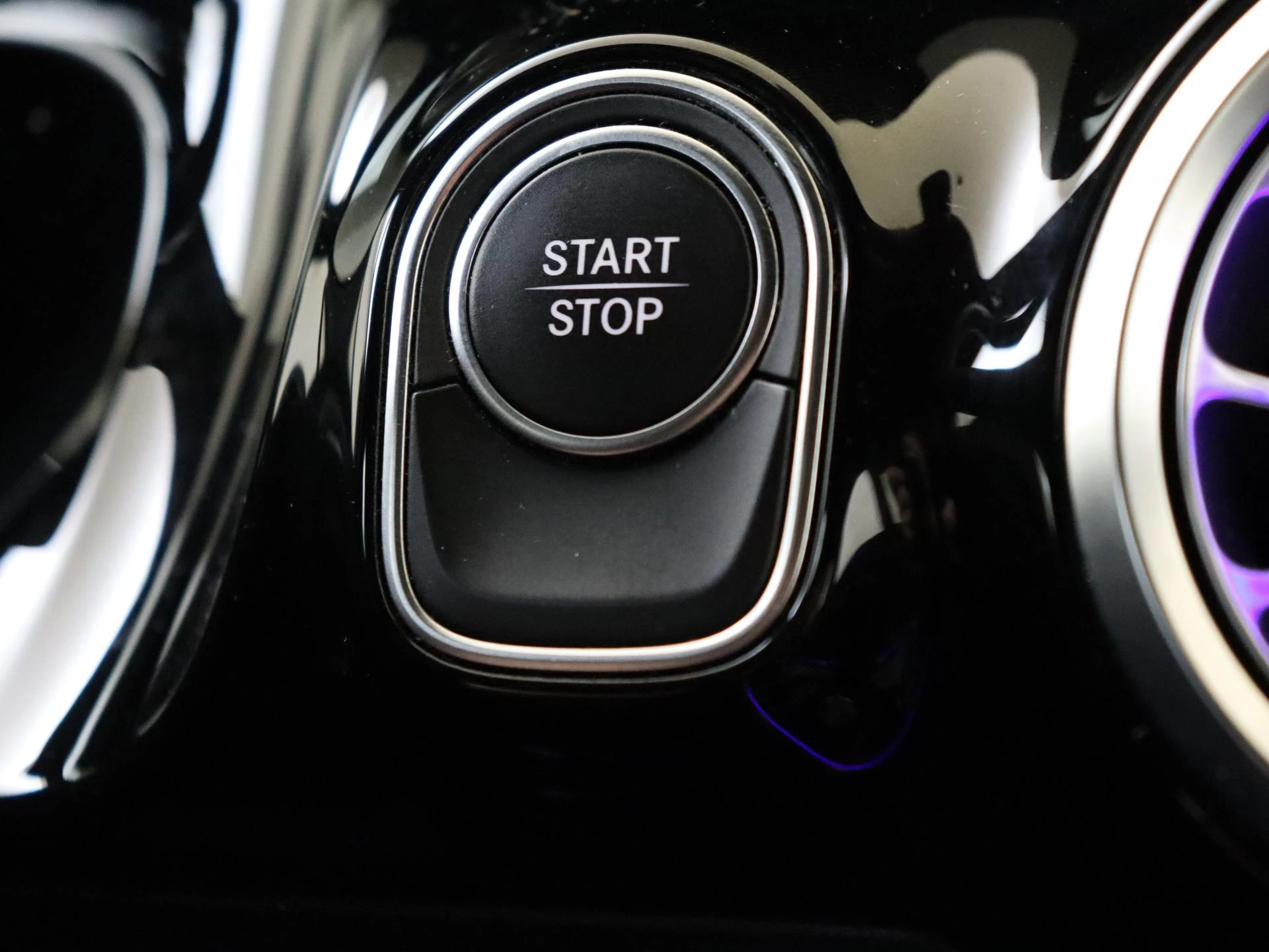 Mercedes-Benz-EQA-image-21