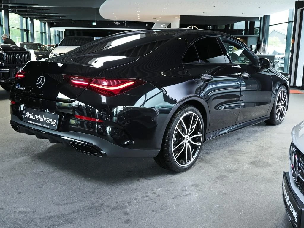 Mercedes-Benz-CLA 180-image-4