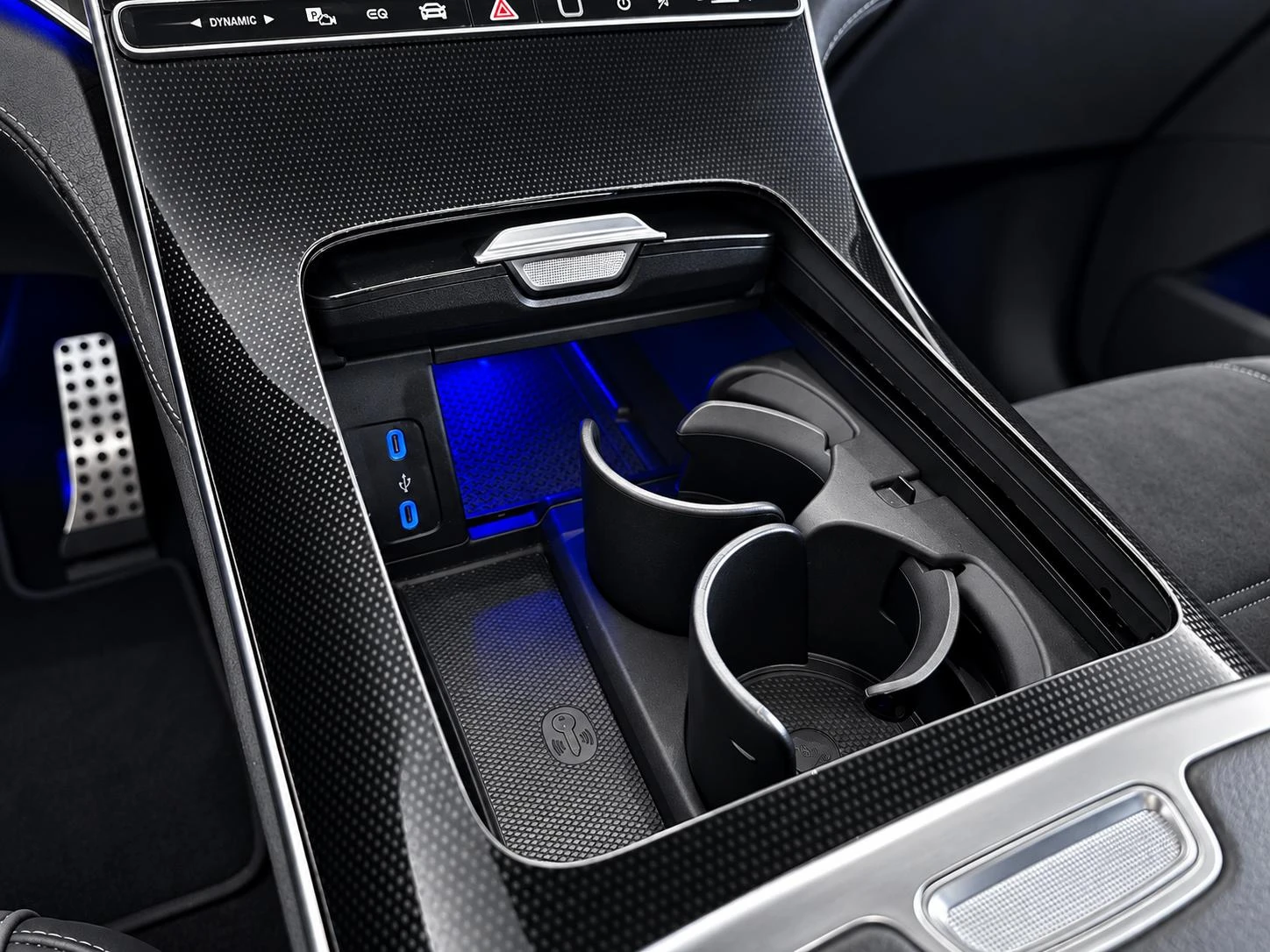 Mercedes-Benz-EQE-image-16