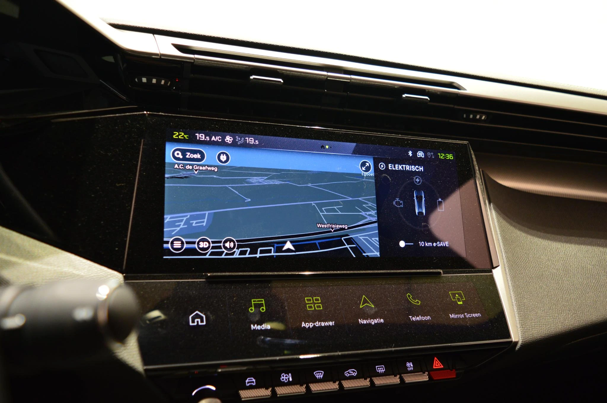 Peugeot-408-image-15