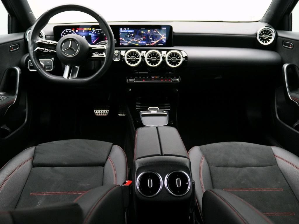 Mercedes-Benz-A-Klasse-image-2