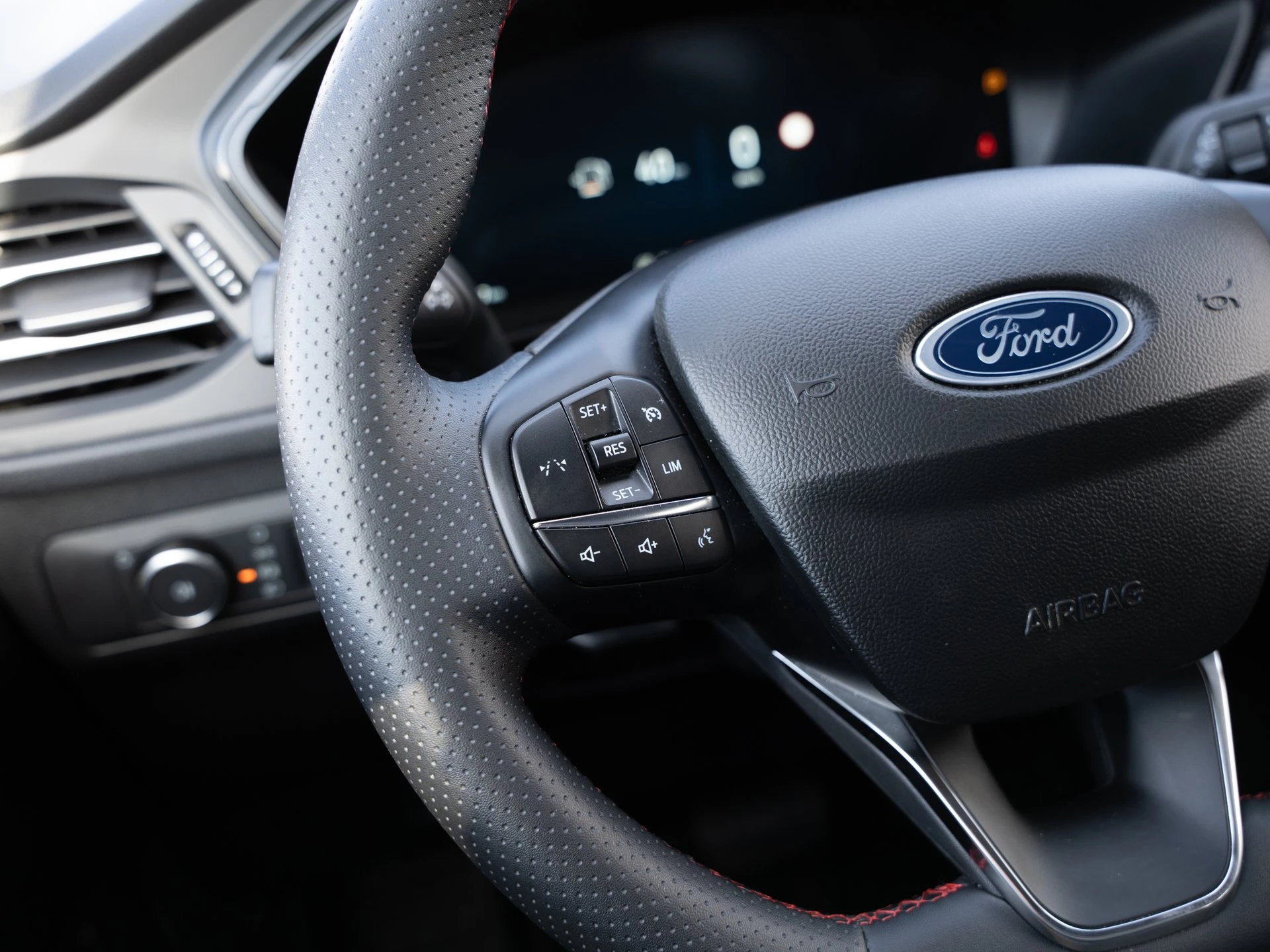 Ford-Kuga-image-17