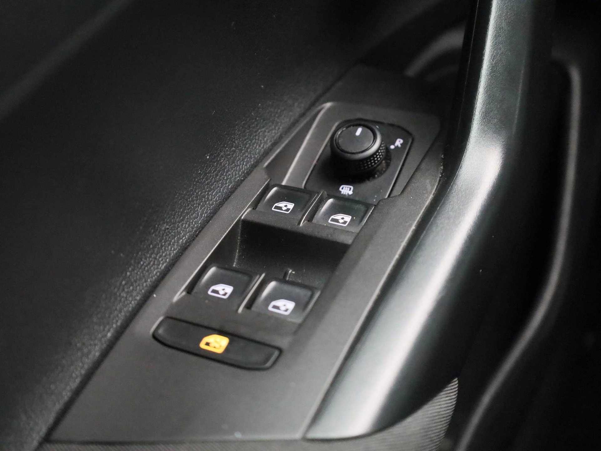 Volkswagen-Polo-image-26