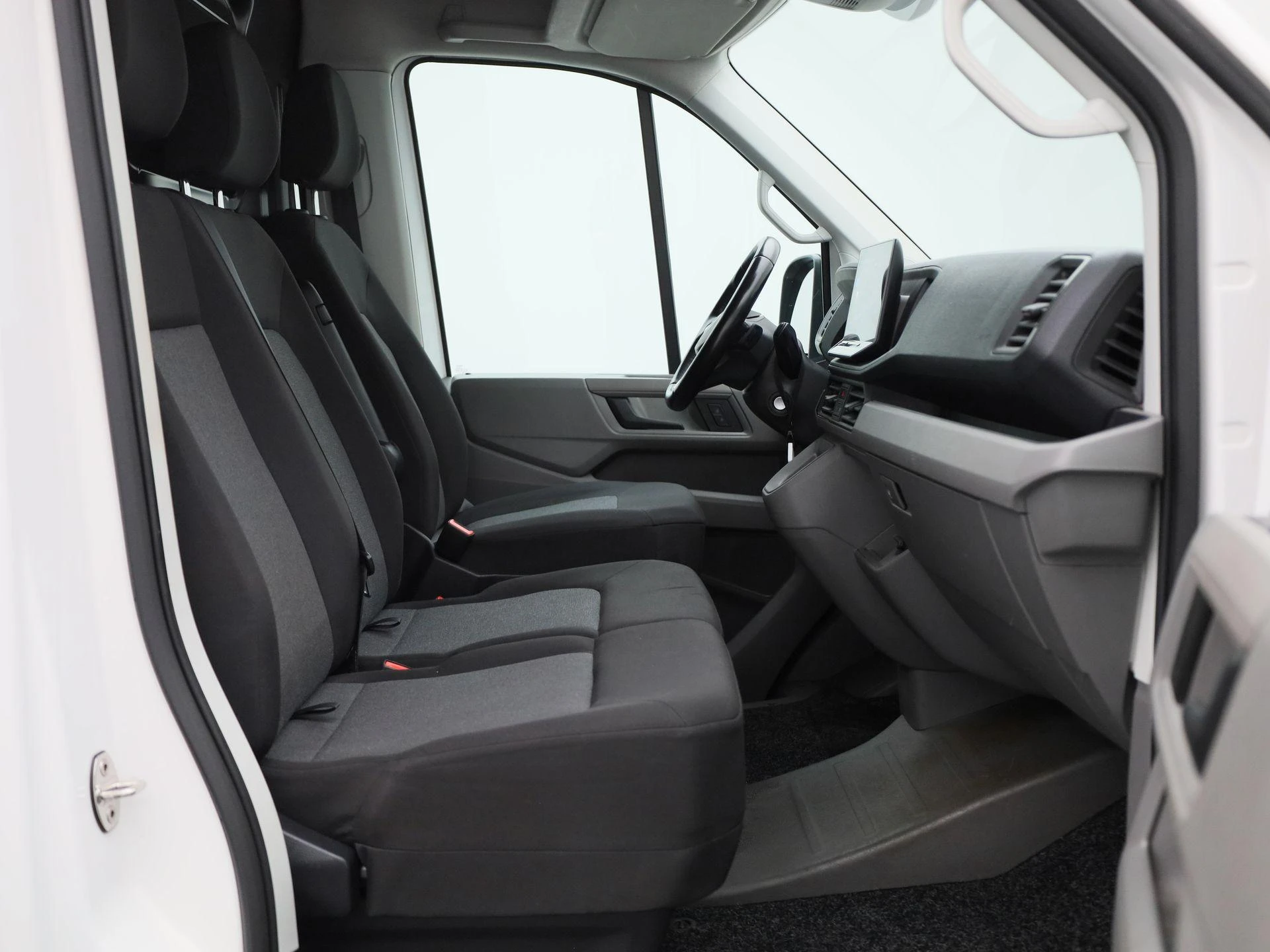 Volkswagen-Crafter-image-11