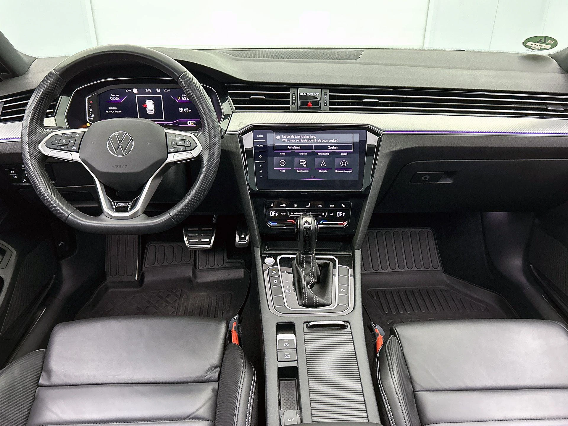 Volkswagen-Passat-image-18