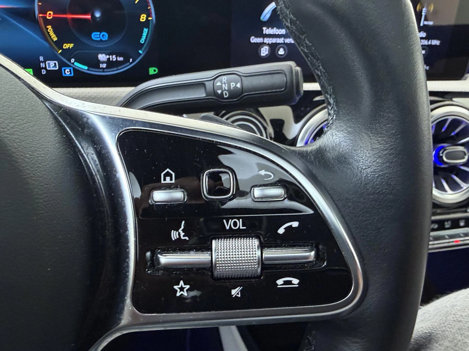 Mercedes-Benz-CLA-image-13