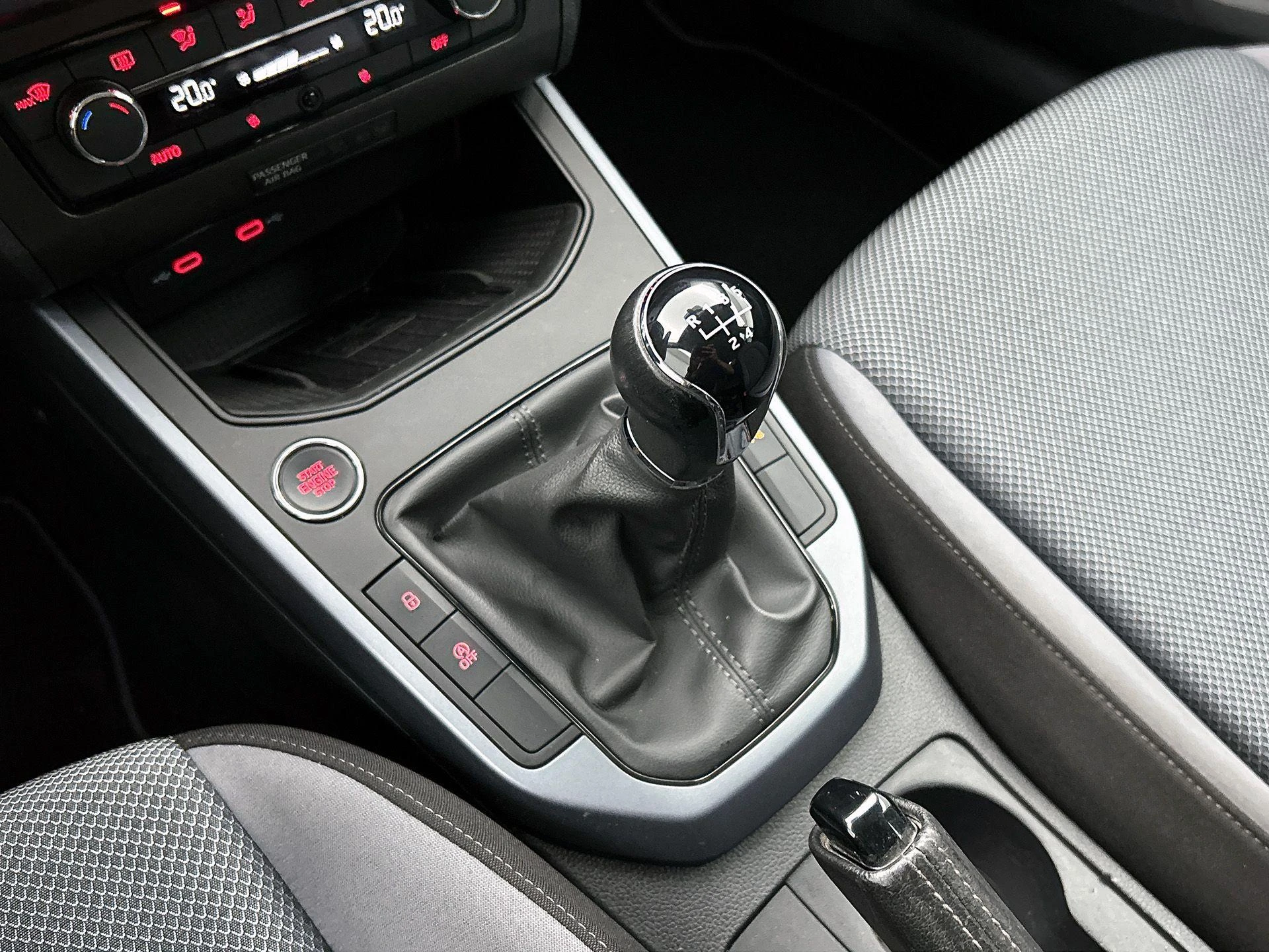SEAT-Arona-image-20