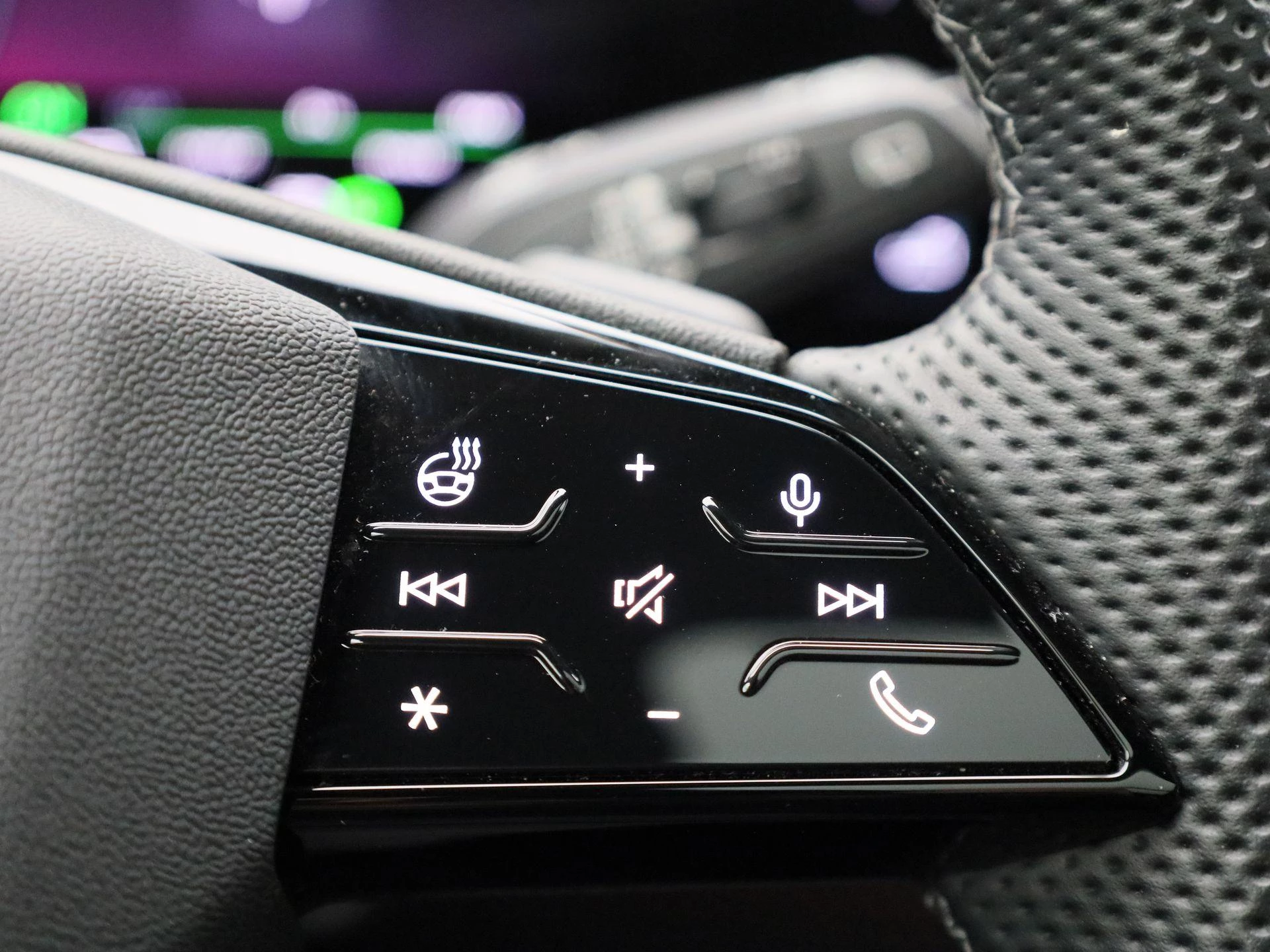 Audi-Q6 e-tron-image-27