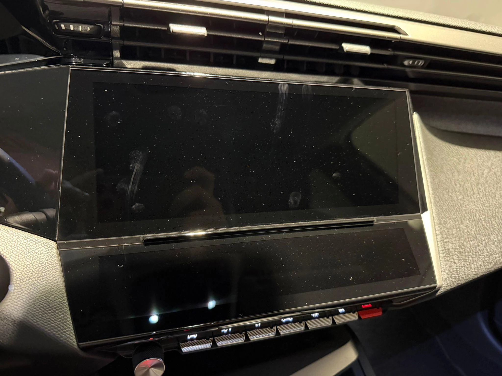 Peugeot-408-image-12