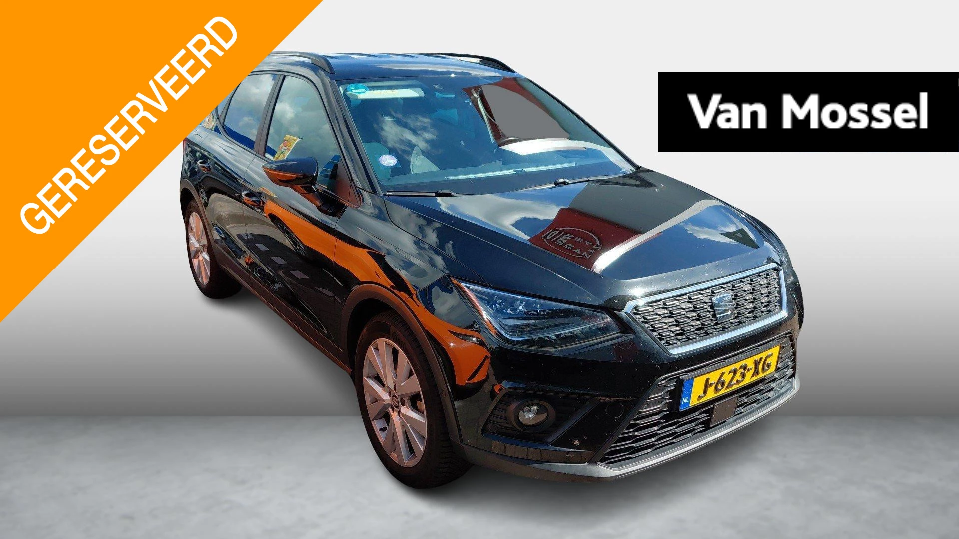 SEAT-Arona-image-0