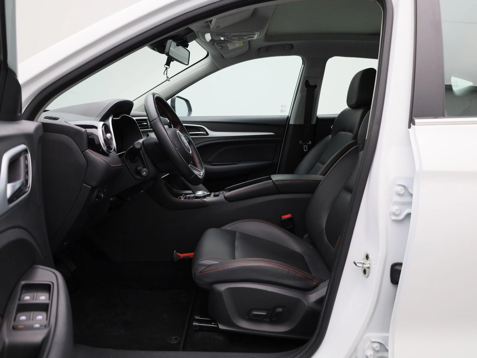 MG-ZS EV-image-8