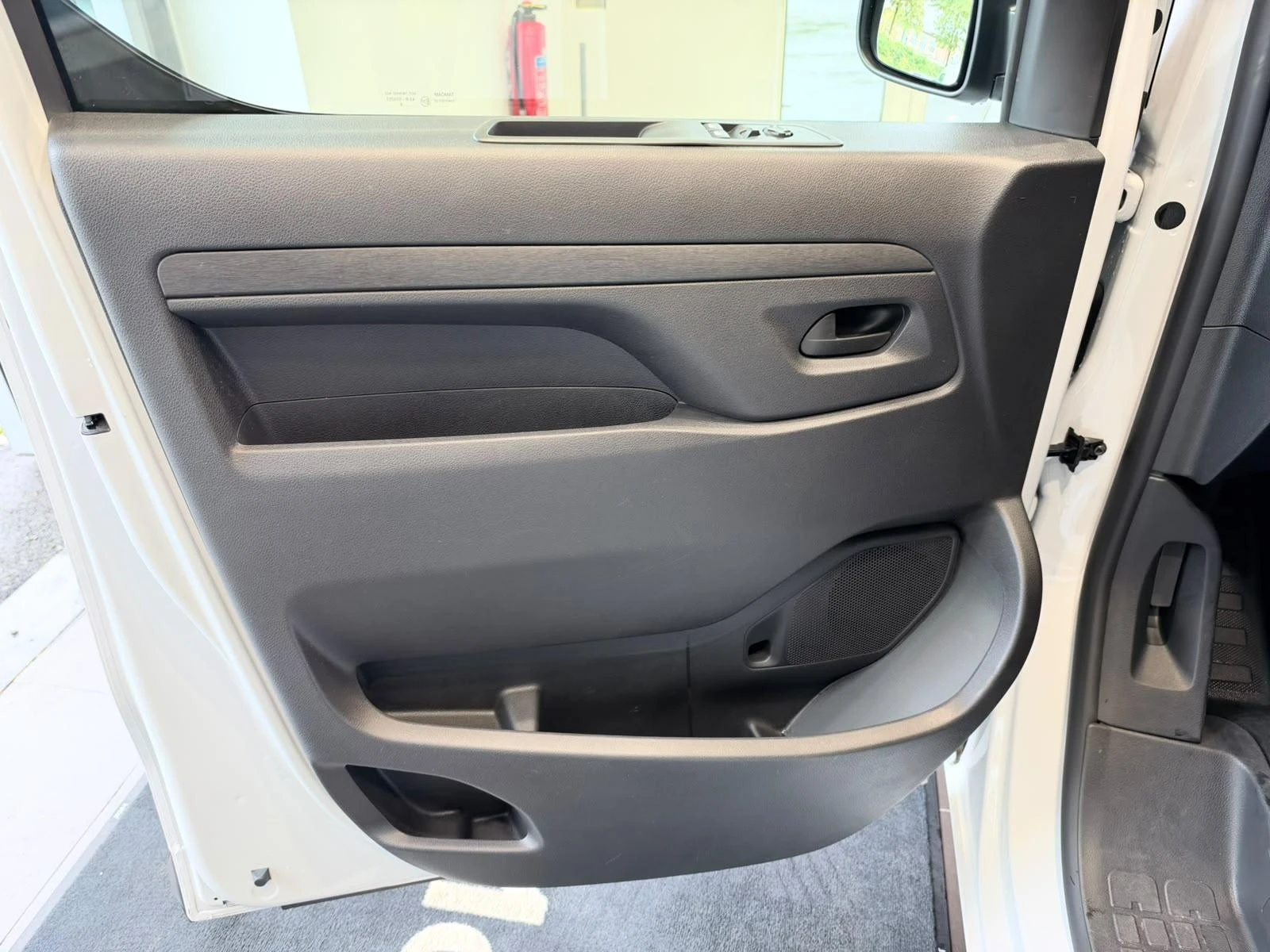 Peugeot-Expert-image-9