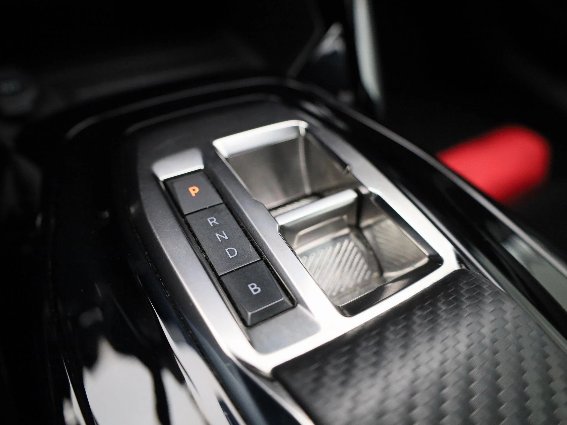 Peugeot-e-2008-image-27