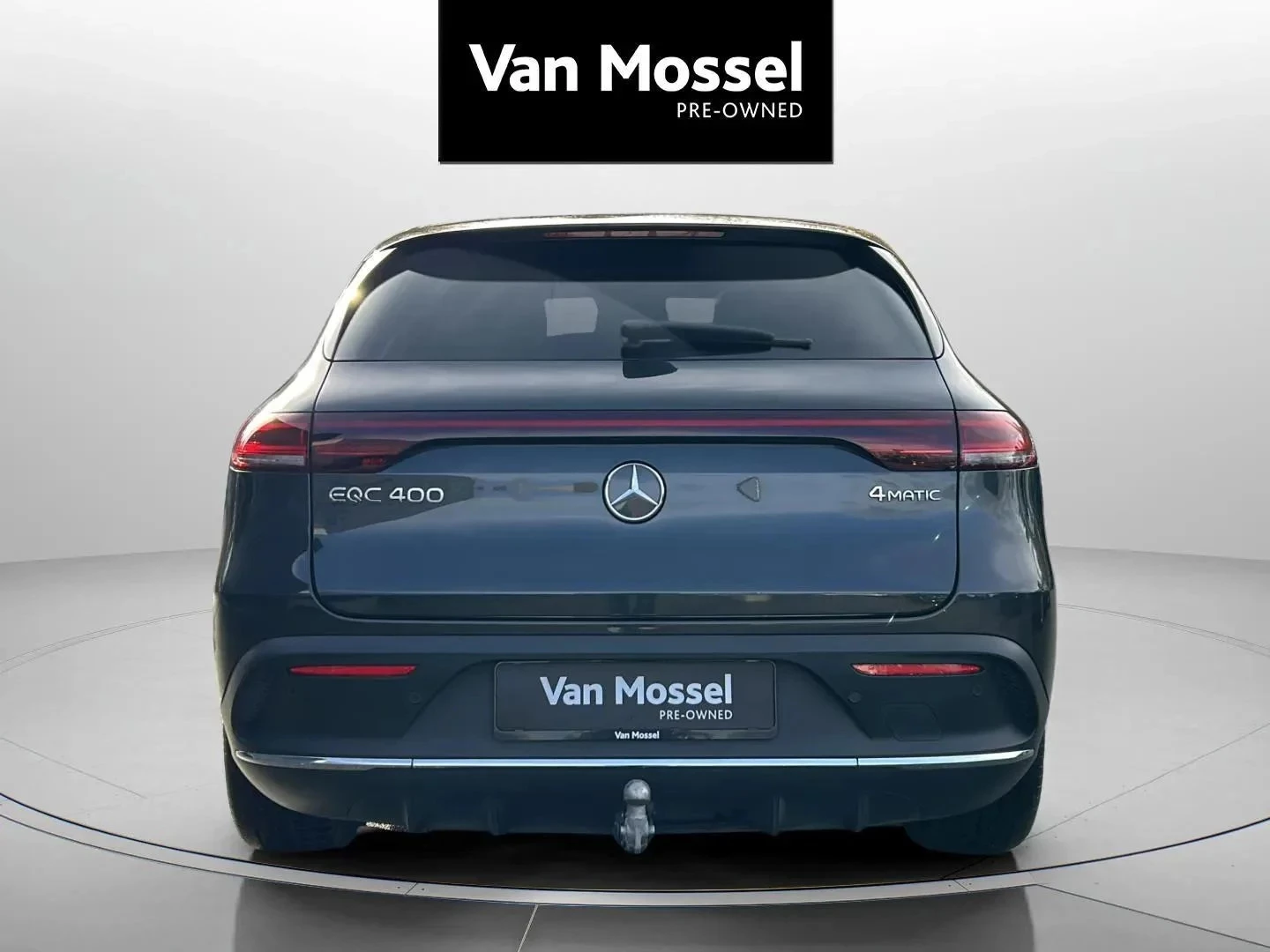 Mercedes-Benz-EQC-image-5