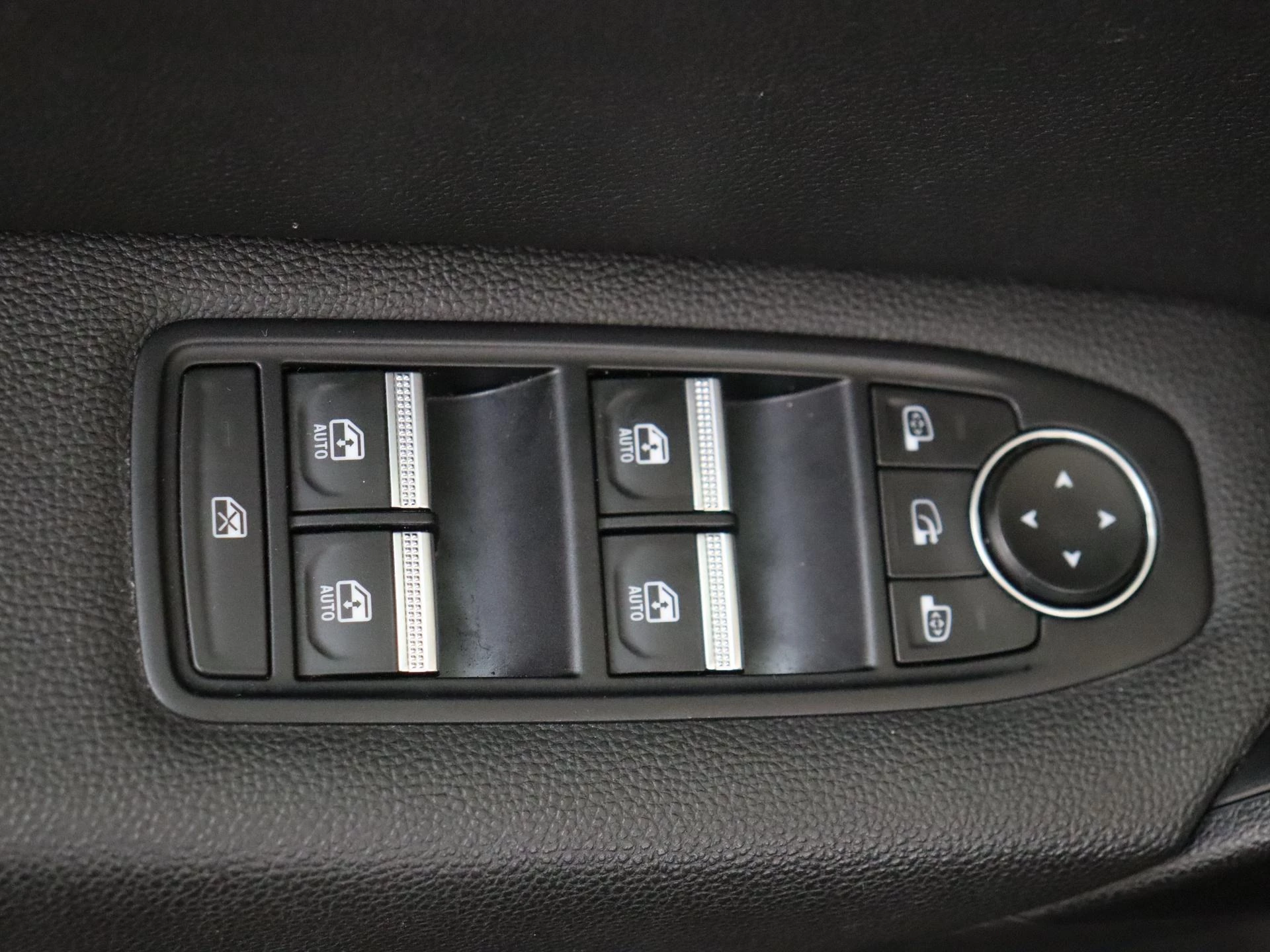 Renault-Captur-image-24