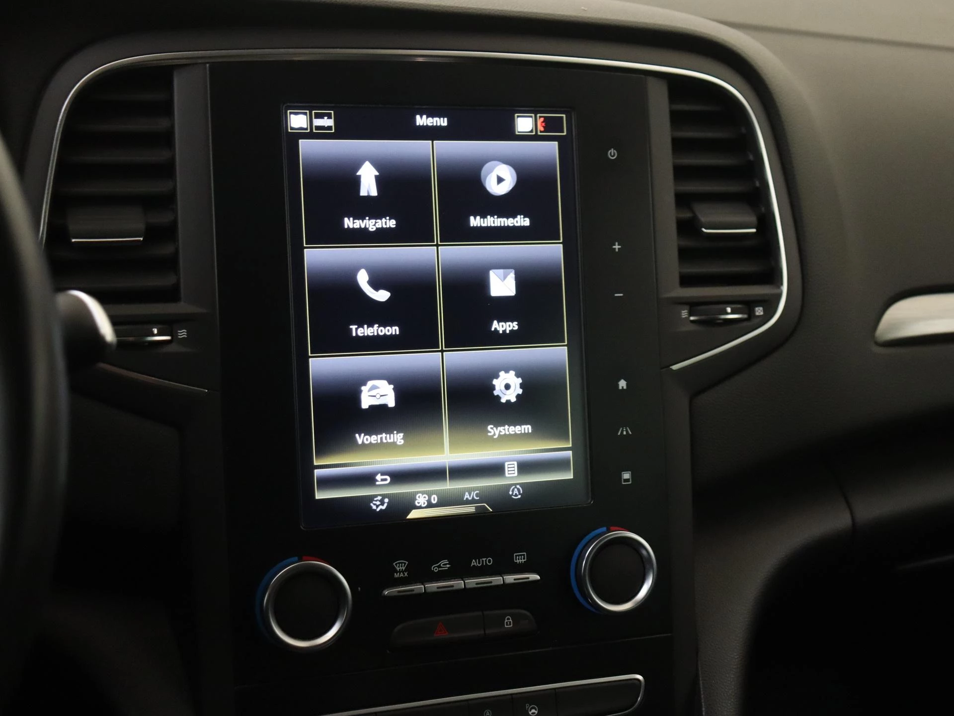 Renault-Mégane Estate-image-15