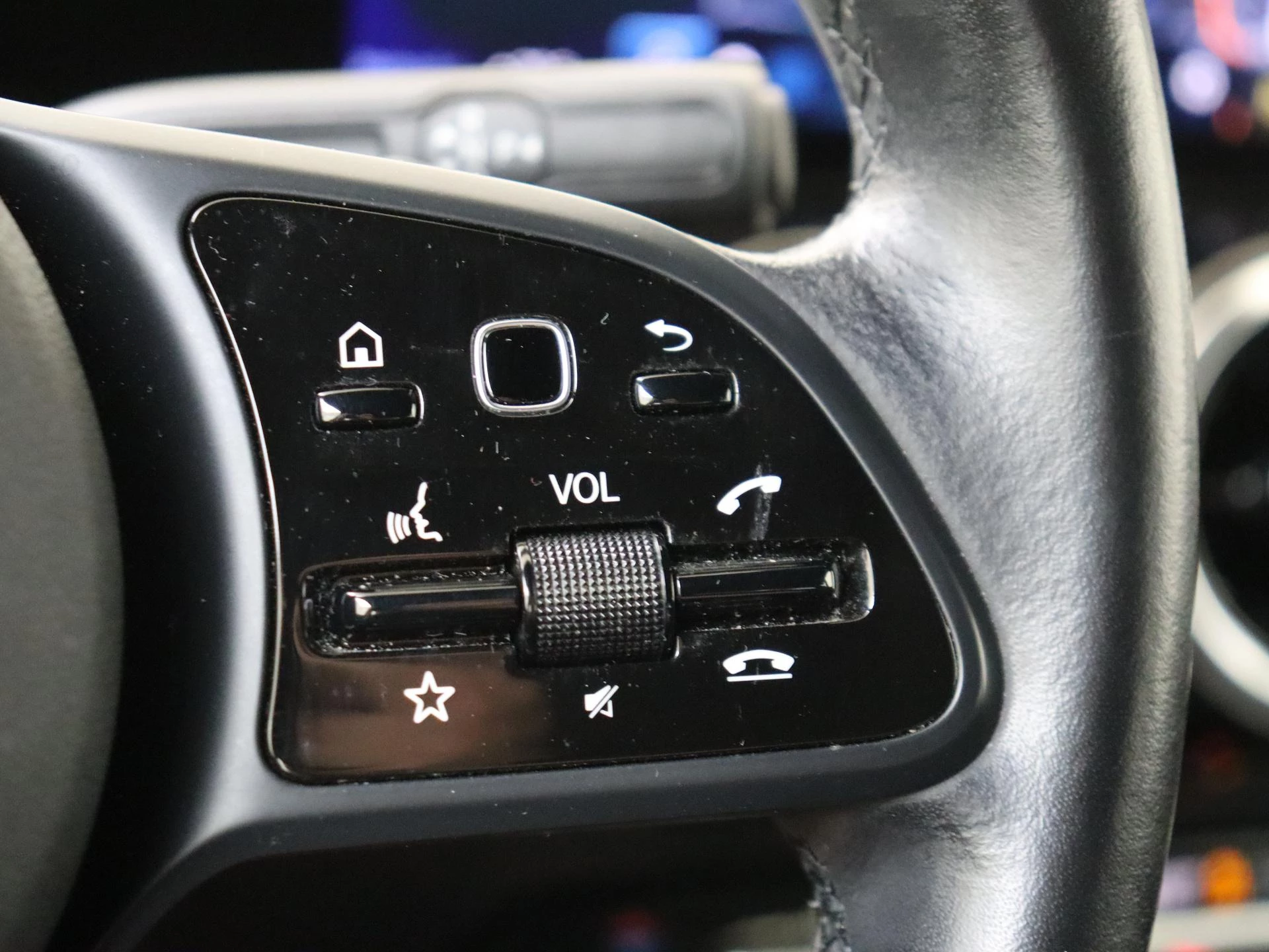 Mercedes-Benz-B-Klasse-image-13