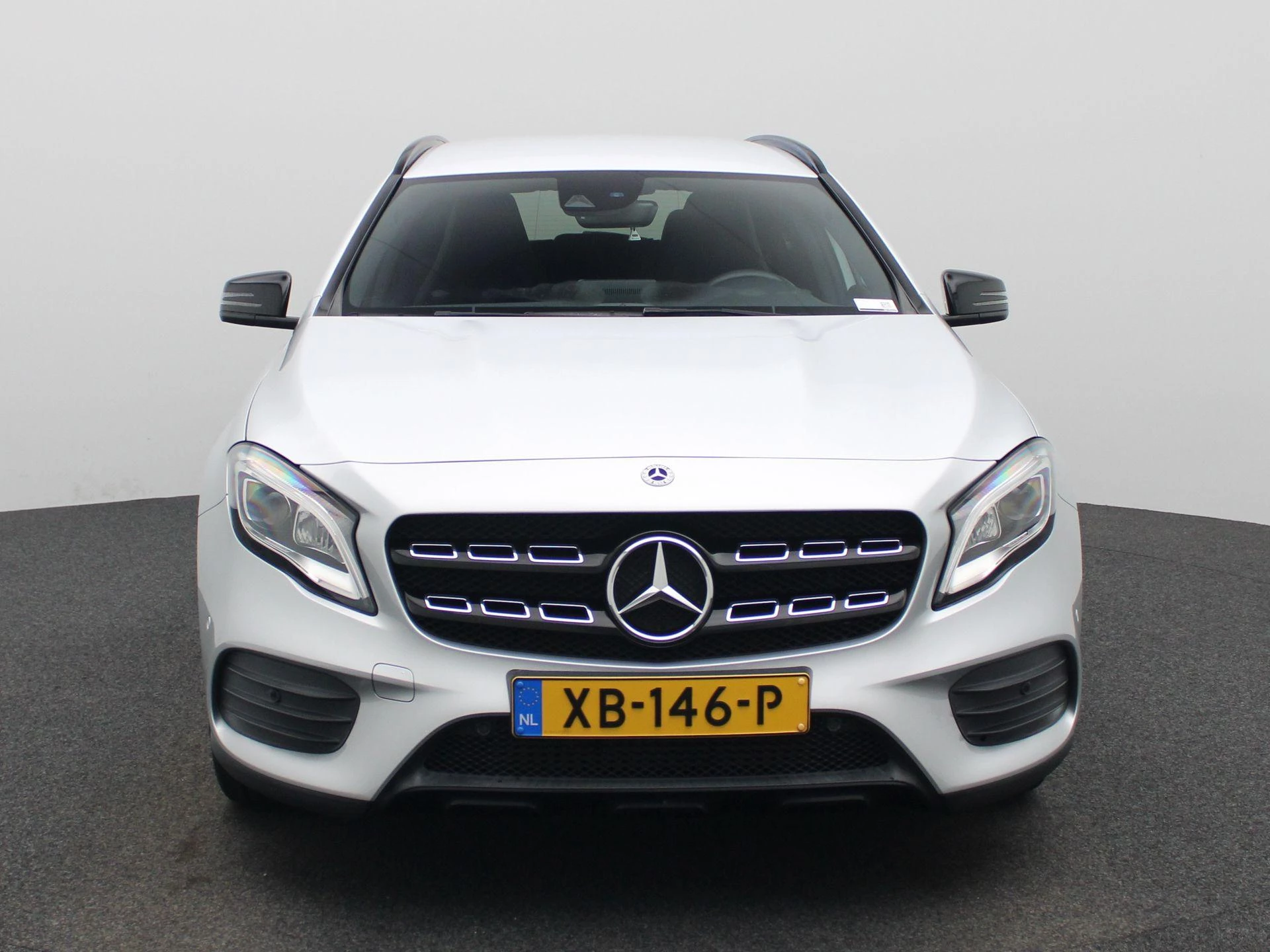 Mercedes-Benz-GLA-image-2