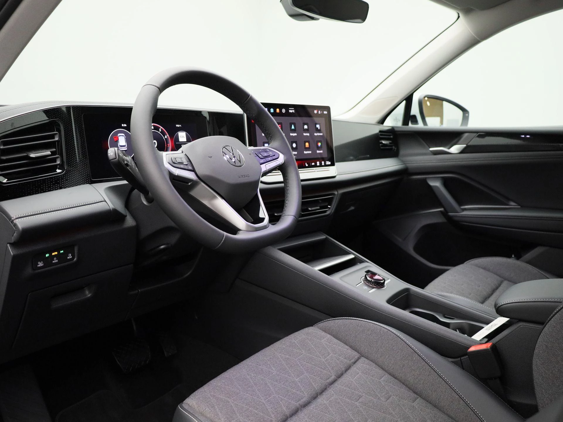 Volkswagen-Tiguan-image-33